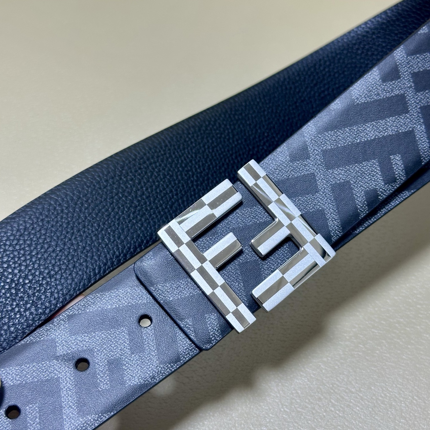 FENDI（芬迪）专柜同款 宽4.0CM 双环正反用腰带 FF按钉搭扣 黑色Cuoio  Romano皮