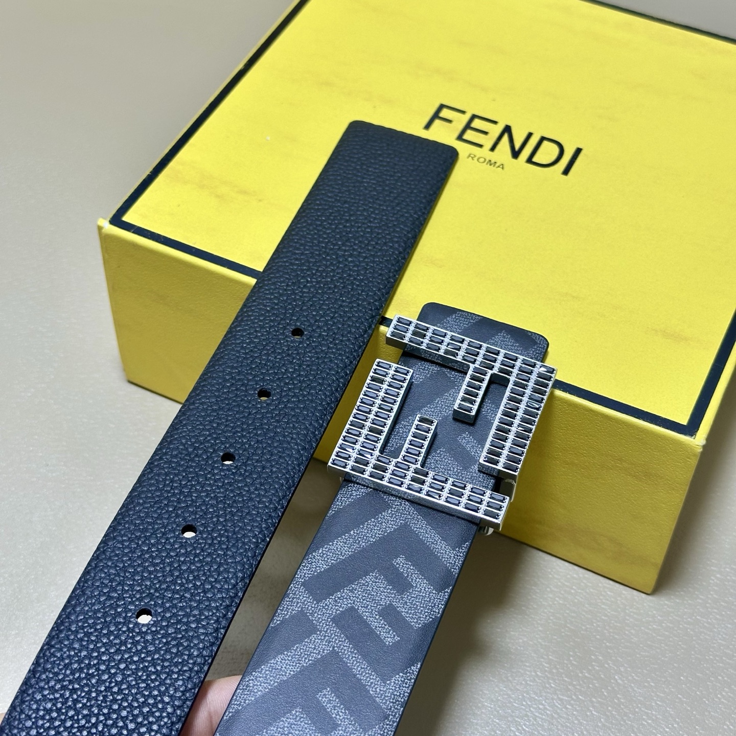 FENDI（芬迪）专柜同款 宽4.0CM 双环正反用腰带 FF按钉搭扣 黑色Cuoio  Romano皮