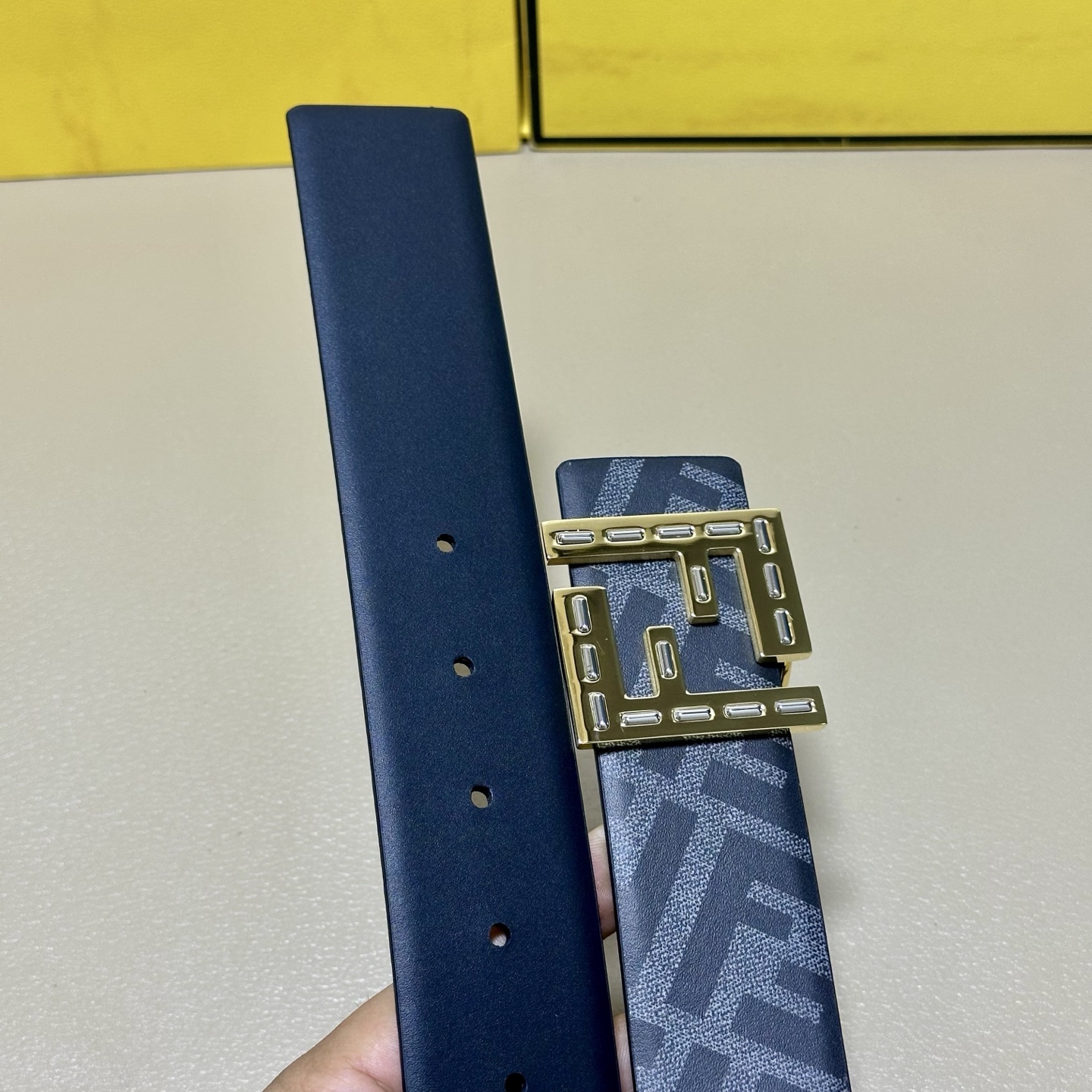 FENDI（芬迪）专柜同款 宽4.0CM 双环正反用腰带 FF按钉搭扣 黑色Cuoio  Romano皮
