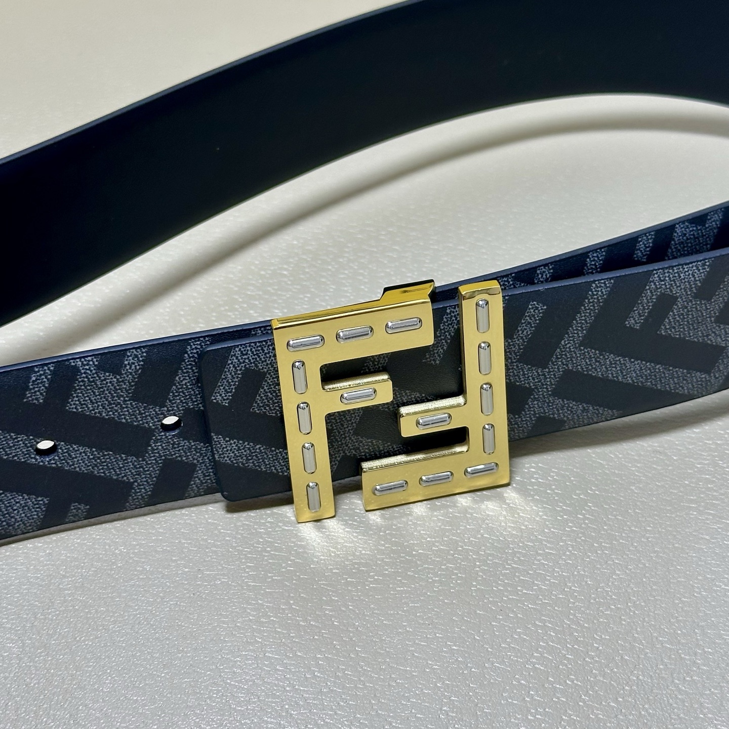 FENDI（芬迪）专柜同款 宽4.0CM 双环正反用腰带 FF按钉搭扣 黑色Cuoio  Romano皮