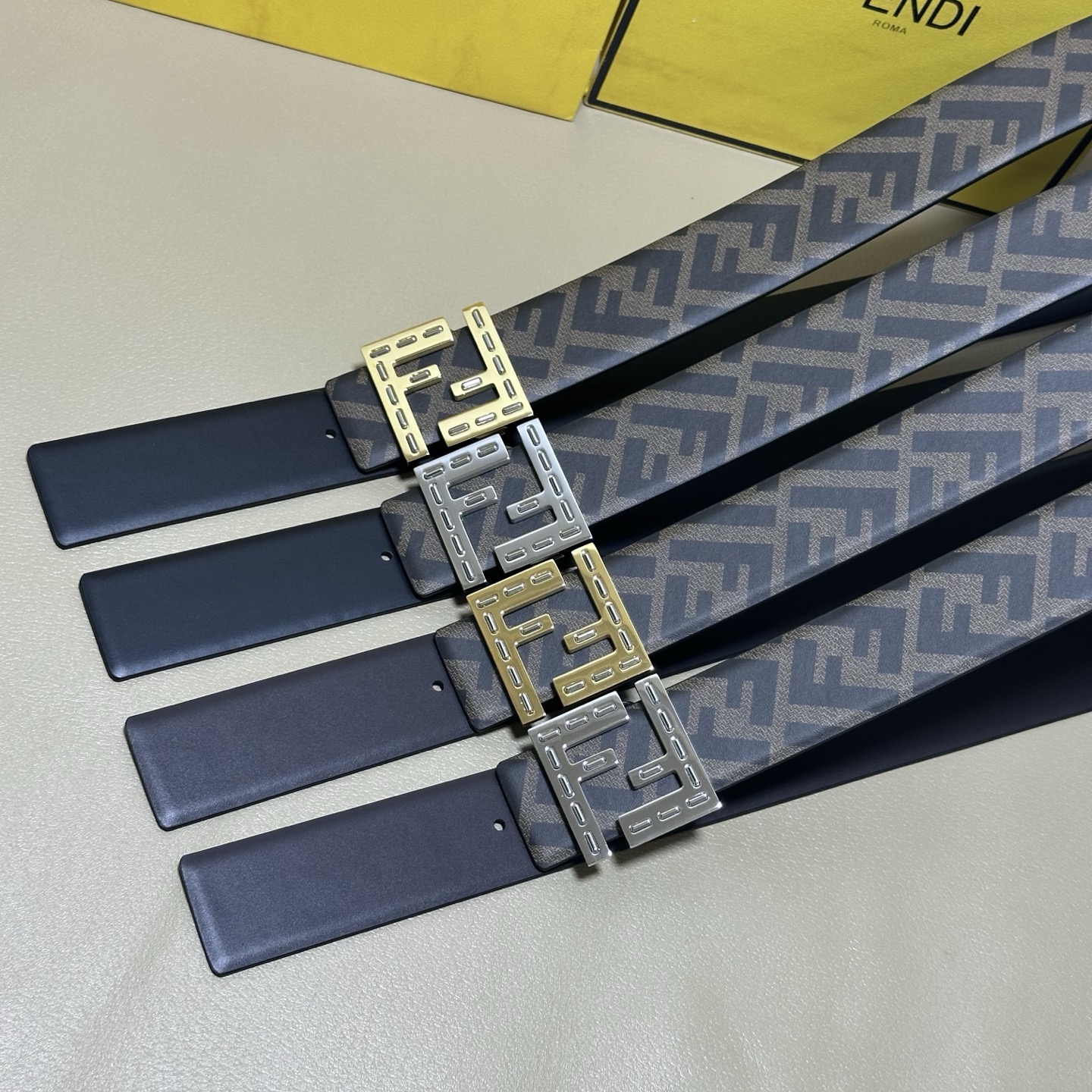 FENDI（芬迪）专柜同款 宽4.0CM 双环正反用腰带 FF按钉搭扣 咖啡色Cuoio  Romano