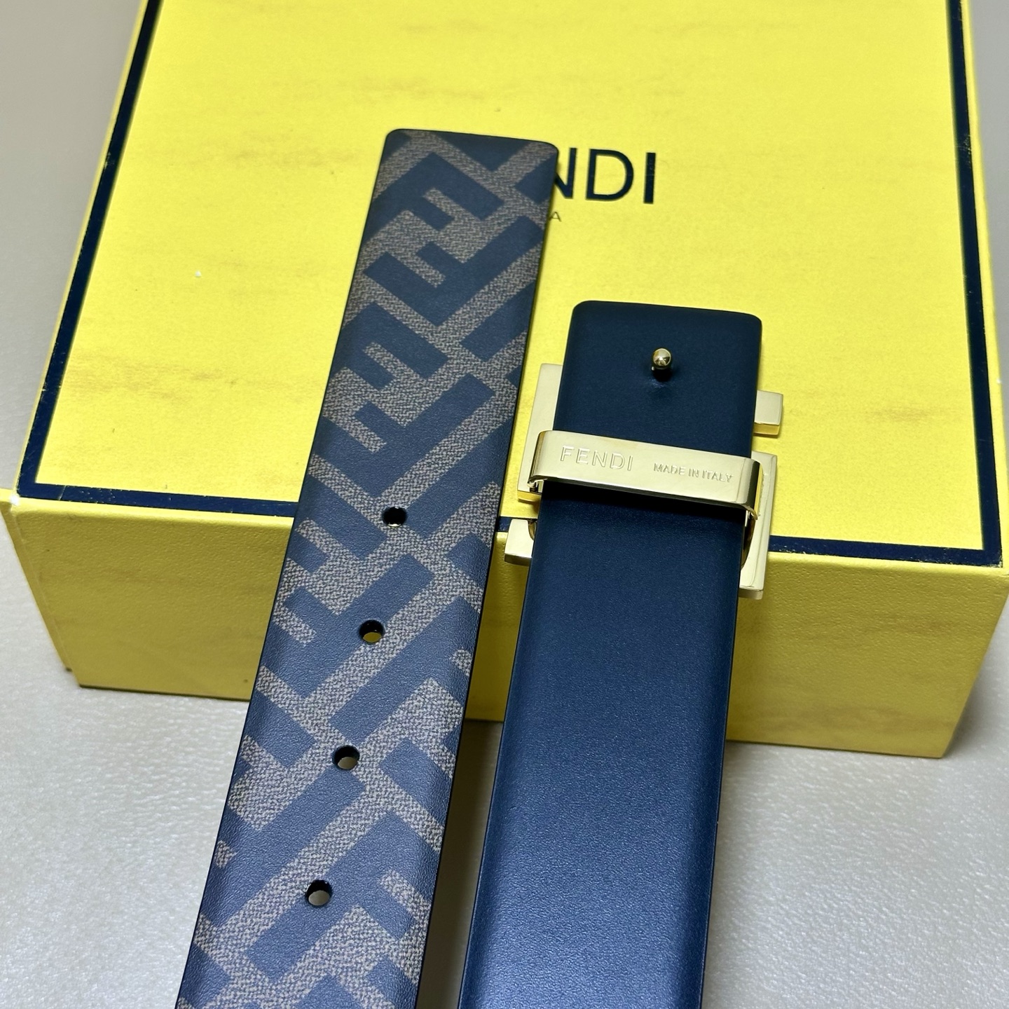 FENDI（芬迪）专柜同款 宽4.0CM 双环正反用腰带 FF按钉搭扣 黑色Cuoio  Romano皮