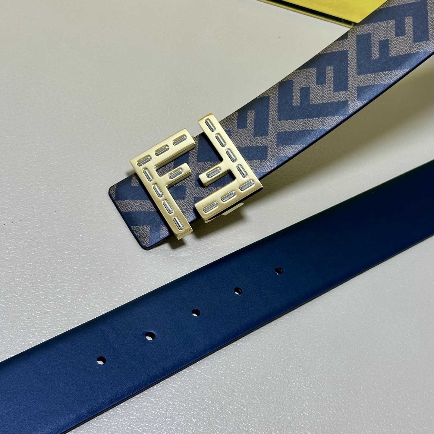 FENDI（芬迪）专柜同款 宽4.0CM 双环正反用腰带 FF按钉搭扣 黑色Cuoio  Romano皮