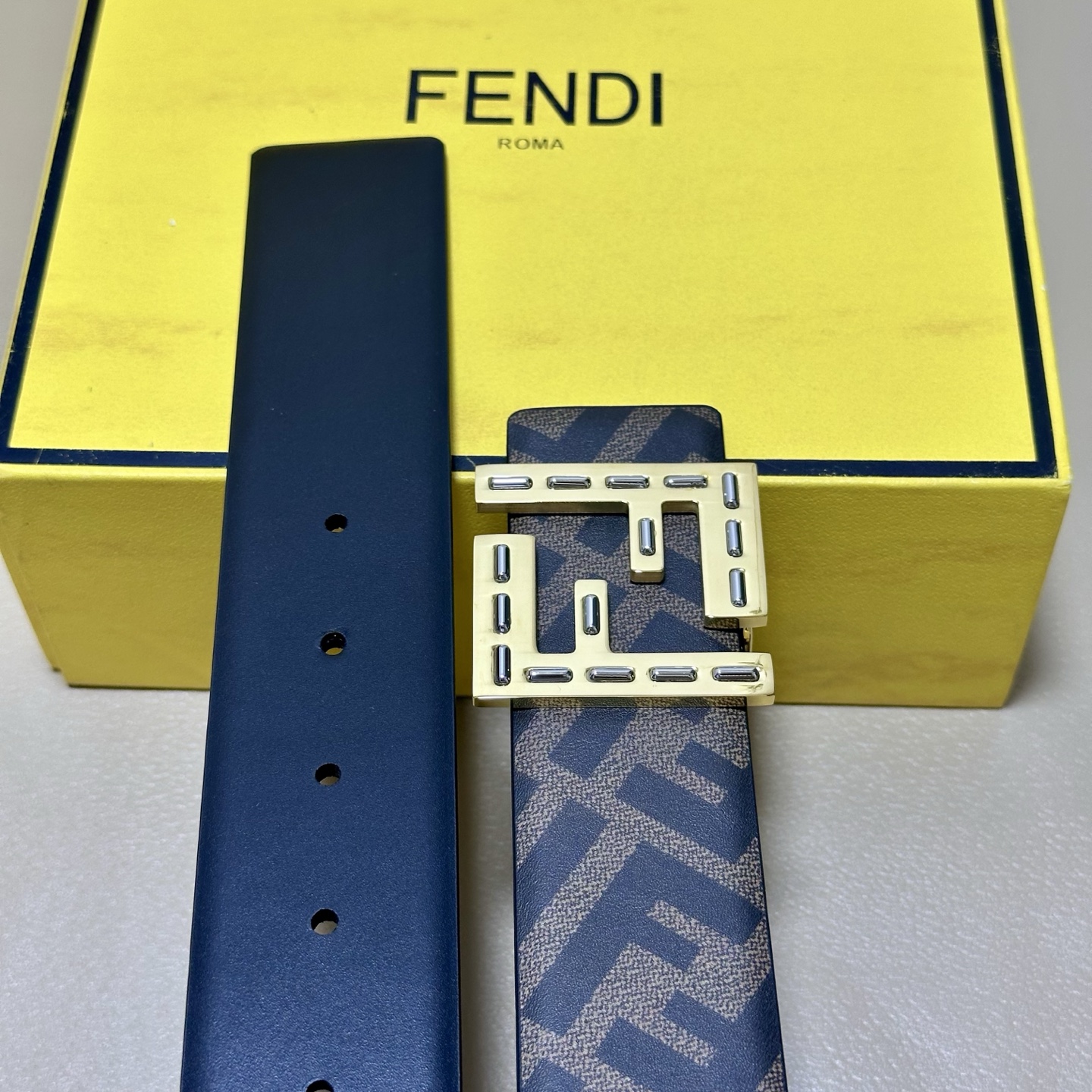 FENDI（芬迪）专柜同款 宽4.0CM 双环正反用腰带 FF按钉搭扣 黑色Cuoio  Romano皮
