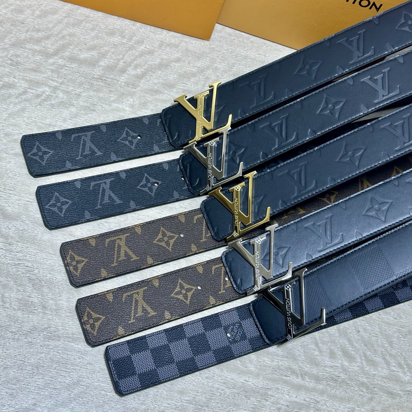 LV.路易威登 宽40MM双面原版小牛皮 搭配单钌钯电镀扣 完美的手感.油边 出众的设计.风格 高贵奢华 时尚大方 高清
