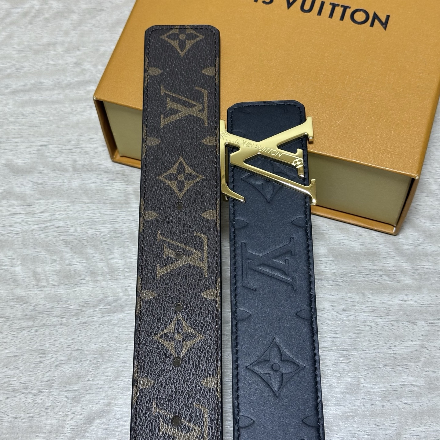 LV.路易威登 宽40MM双面原版小牛皮 搭配单钌钯电镀扣 完美的手感.油边 出众的设计.风格 高贵奢华 时尚大方 高清