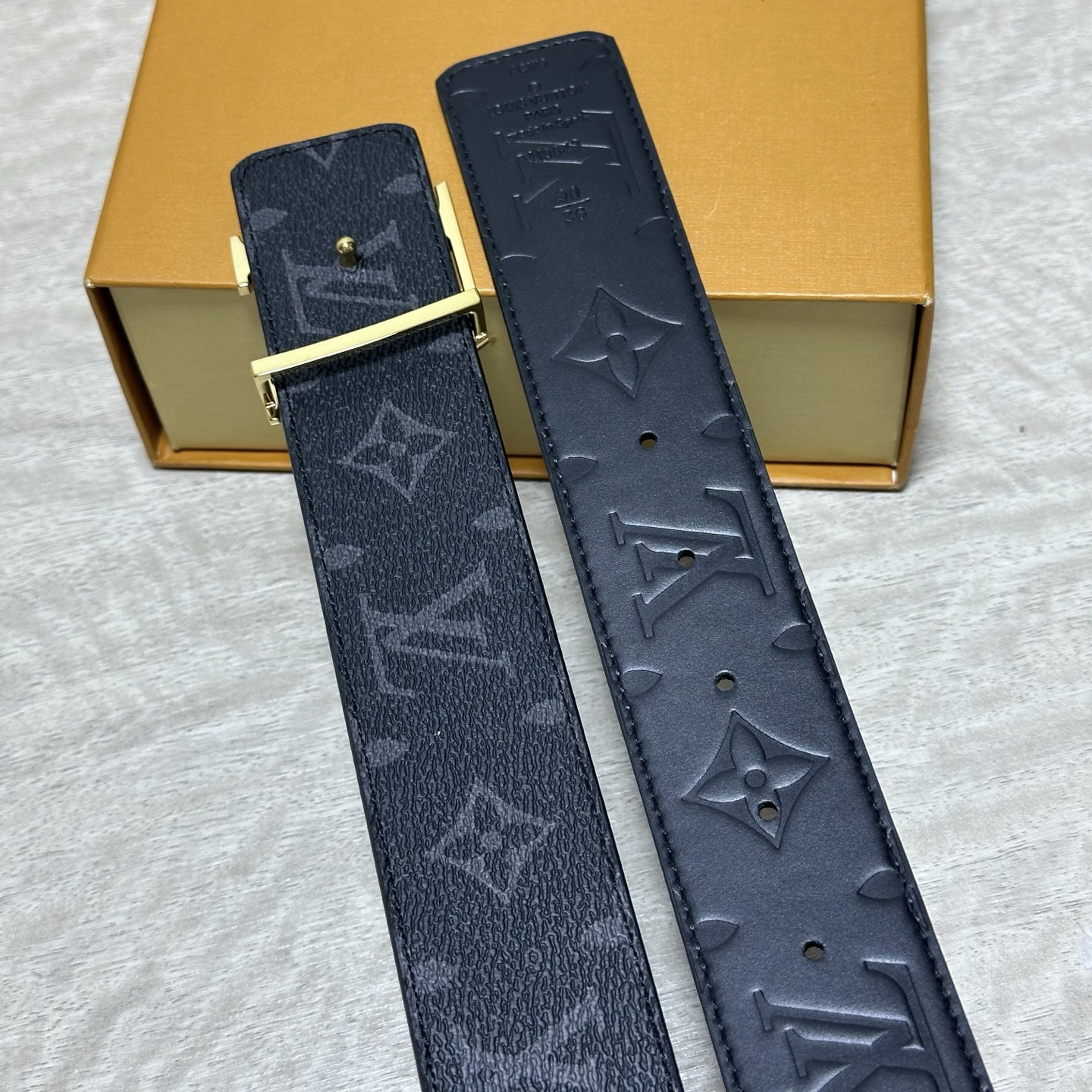 LV.路易威登 宽40MM双面原版小牛皮 搭配单钌钯电镀扣 完美的手感.油边 出众的设计.风格 高贵奢华 时尚大方 高清