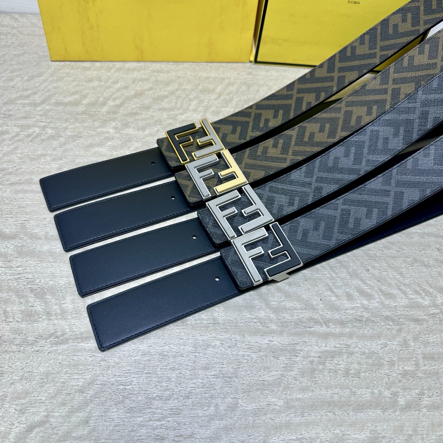 FENDI（芬迪）专柜同款 宽4.0CM 双环正反用腰带 FF按钉搭扣 咖啡色Cuoio  Romano皮革材质 反面面