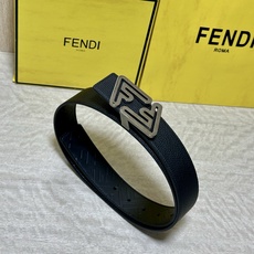 FENDl (芬迪)宽40MM双面原版小牛皮 搭配单钌钯电镀扣 完美的手感.油边 出众的设计.风格 高贵奢华 时尚大方 FENDl (芬迪)宽40MM双面原版小牛皮 搭配单钌钯电镀扣 完美的手感.油边 出众的设计.风格 高贵奢华 时尚大方