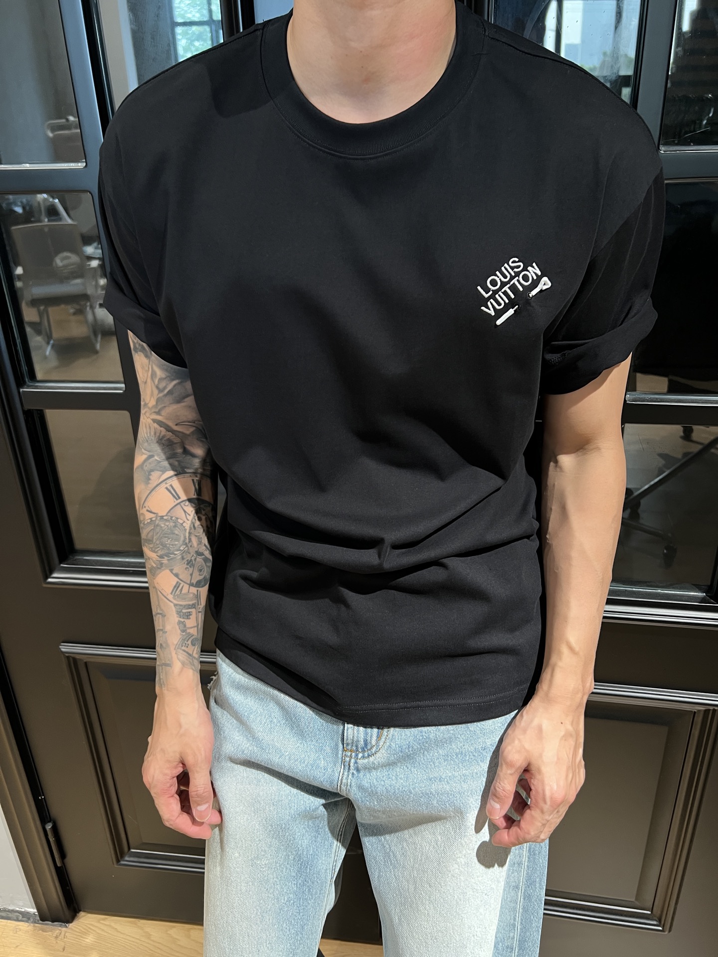 P80 LV26ss nuevo mostrador debut de primavera y verano, la última camiseta de manga corta con cuello redondo, diseño pe…