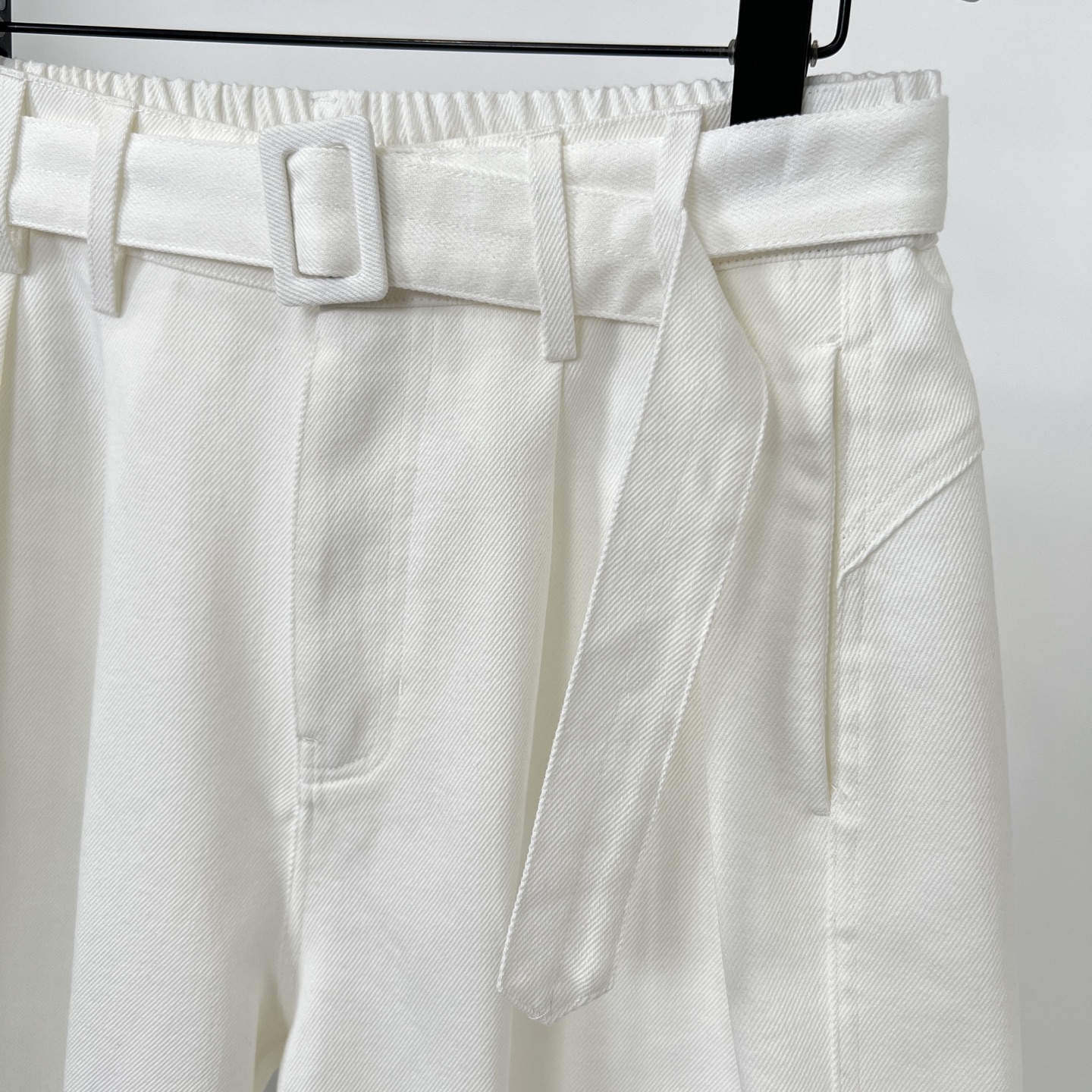 New Jil Sander Plus Summer Shorts: Easy, Wide-Legged Design in Tibetan & White, M-2XL - 图片 6