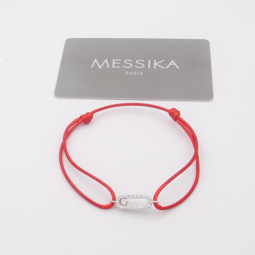 ❤️85包邮原单代购级别
Messika新款全新梅西卡手链手绳推出精致多色绳圈手链系列，多色绳圈搭配一颗明亮式切割滑动钻石于腕间注入摩登意趣，彰显出众个性