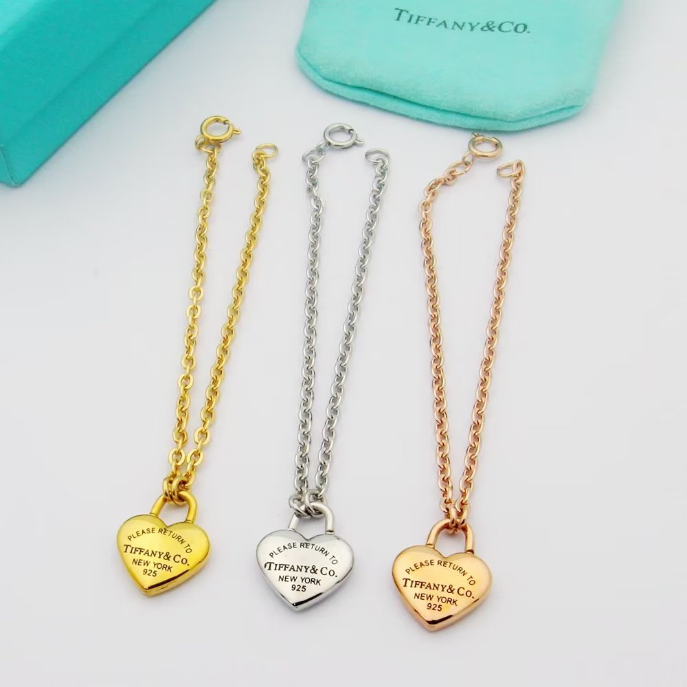 Tiffany & Co. tiff蒂芙尼手链 滴油手链桃心爱心手链 百搭 百搭单品 流行的蒂芙尼主题 永远是众人瞩目的焦点