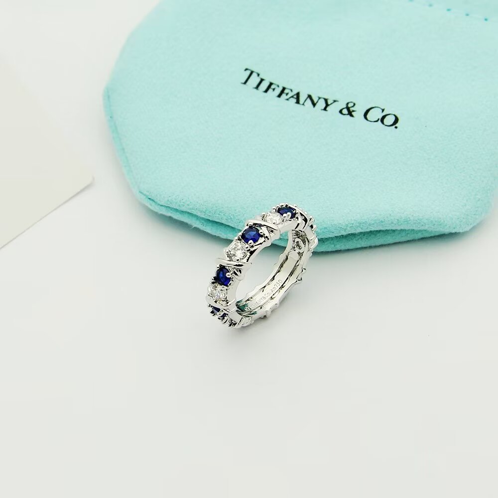 ❤️105包邮/原单代购级别
👑经典款 超火爆蒂芙尼戒指💍💍蒂芙尼Tiff Co钻戒火爆高端交叉戒指 白金 戒指💍进口顶级锆石 ⬆️闪✨ ❗精工镶嵌‼️完美高大上 ❤️ 诱惑挡不住 美⭐️⭐️⭐️6789码齐 戒指 