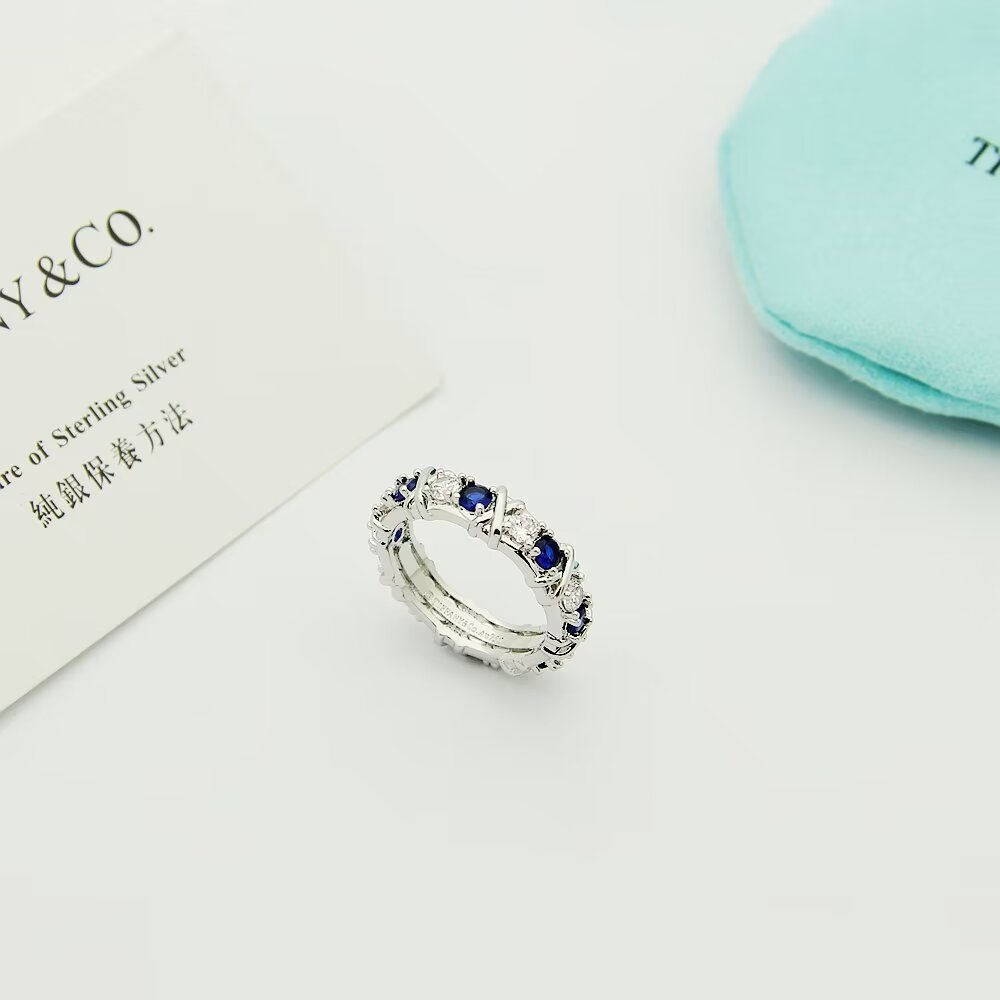 ❤️105包邮/原单代购级别
👑经典款 超火爆蒂芙尼戒指💍💍蒂芙尼Tiff Co钻戒火爆高端交叉戒指 白金 戒指💍进口顶级锆石 ⬆️闪✨ ❗精工镶嵌‼️完美高大上 ❤️ 诱惑挡不住 美⭐️⭐️⭐️6789码齐 戒指 