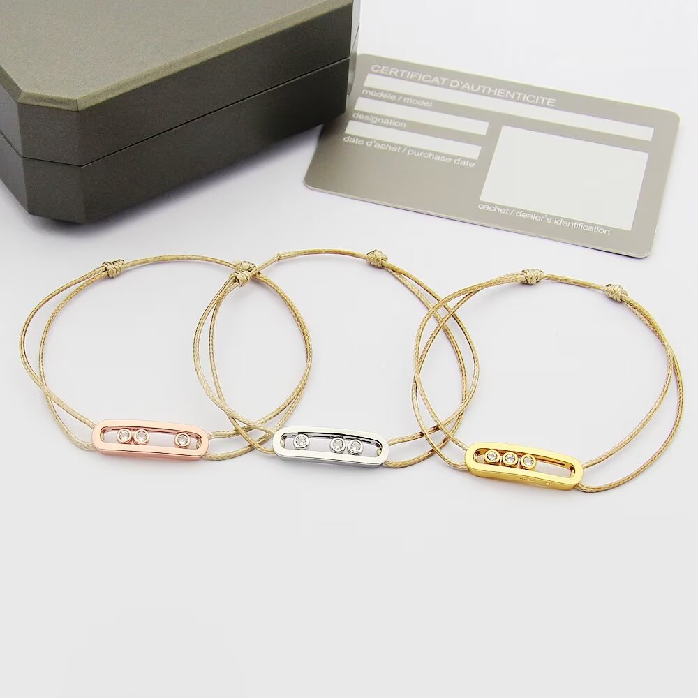 ❤️85包邮/原单代购级别
Messika新款全新梅西卡手链手绳推出精致多色绳圈手链系列，多色绳圈搭配一颗明亮式切割滑动钻石于腕间注入摩登意趣，彰显出众个性多色选