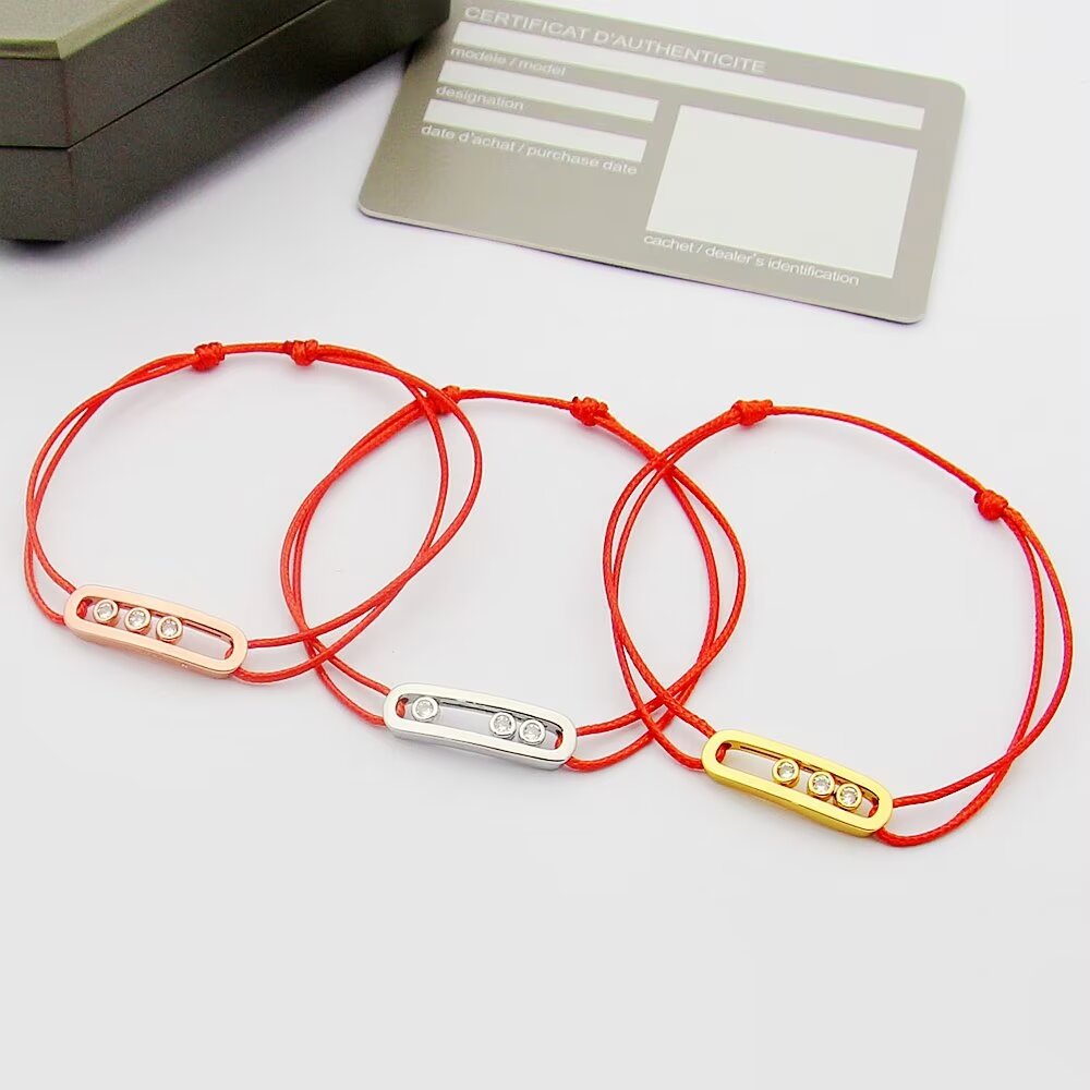 ❤️85包邮/原单代购级别
Messika新款全新梅西卡手链手绳推出精致多色绳圈手链系列，多色绳圈搭配一颗明亮式切割滑动钻石于腕间注入摩登意趣，彰显出众个性多色选