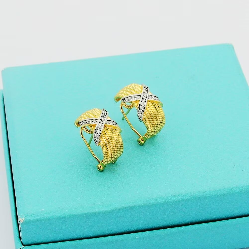 Tiffany & Co. Schlumberger Cross Earrings Gold Plated Noble Elegant Style 4 a1727134007425 1365
