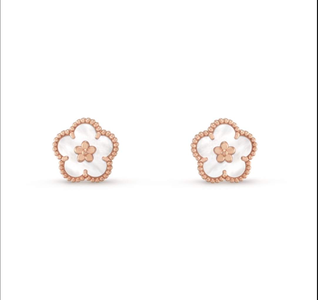 Van Cleef & Arpels Alhambra Flower Earrings Gold Plated Mother of Pearl 2 a1731221304800 8876