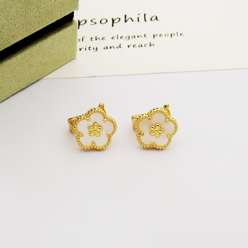 Van Cleef & Arpels Alhambra Flower Earrings Gold Plated Mother of Pearl 7 a1731369973245 8000