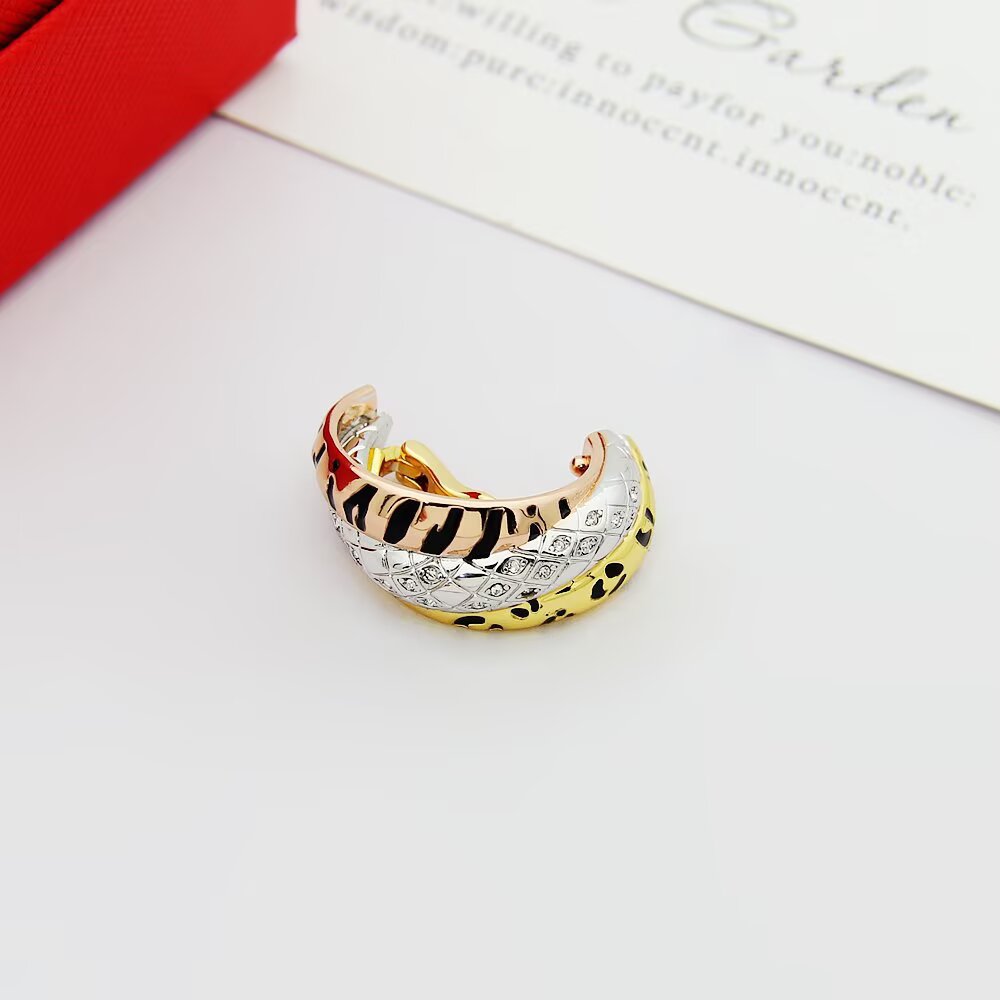 Cartier 150 单边耳夹Cartier卡地亚三环耳夹三色豹纹耳夹呈献全新TRINITY系列作品