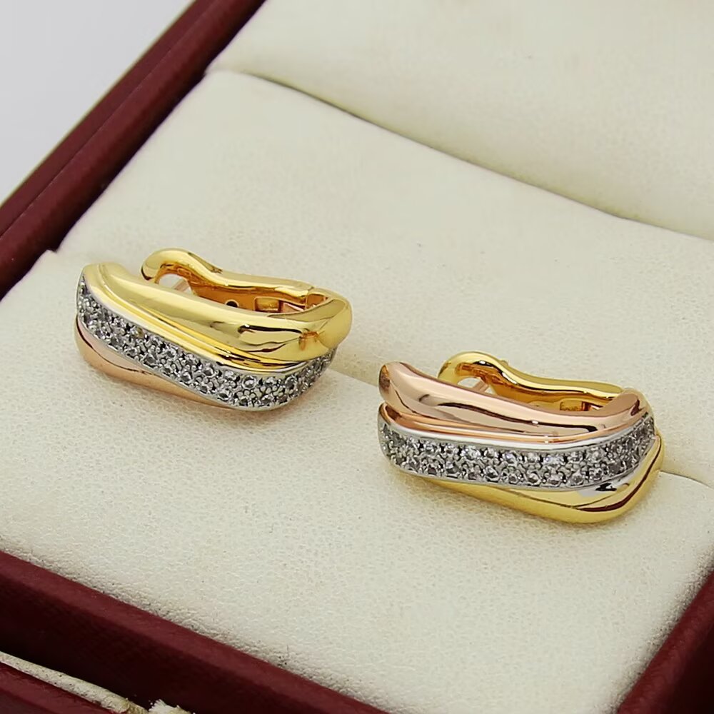 Cartier Cartier卡地亚方型三色三环耳钉。亚金材质 精工版本 小巧百搭 logo 电镀18k金 三色耳钉