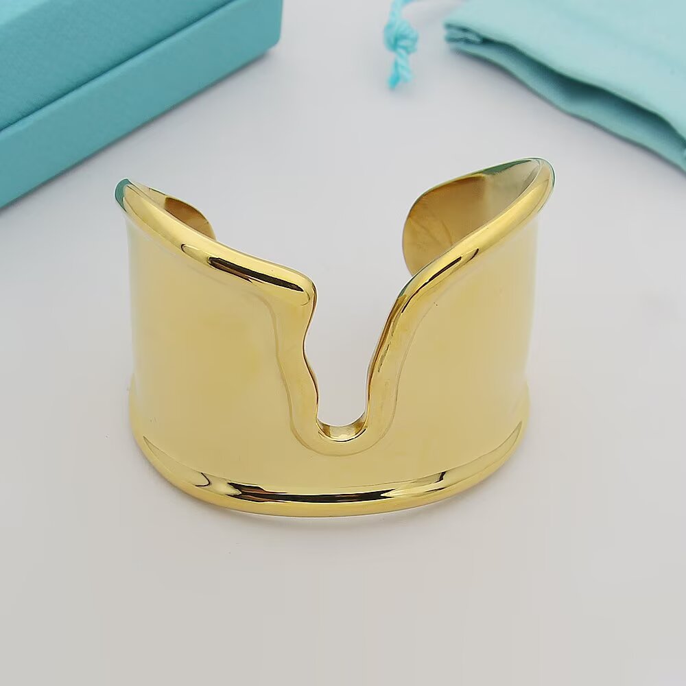 Tiffany & Co. Tiffany蒂芙尼手镯不规则光面手镯 设计 简洁 彰显 优雅 低调绽放自信 非常细腻而夺目