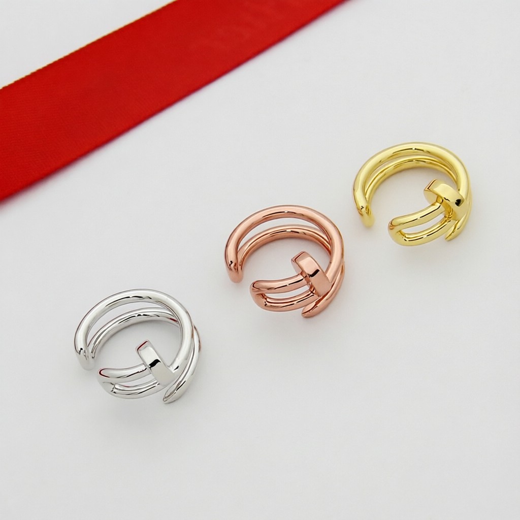 Cartier 卡地亚耳钉 单钉子耳夹耳扣 亚金材质，刻有logo 钉子耳扣