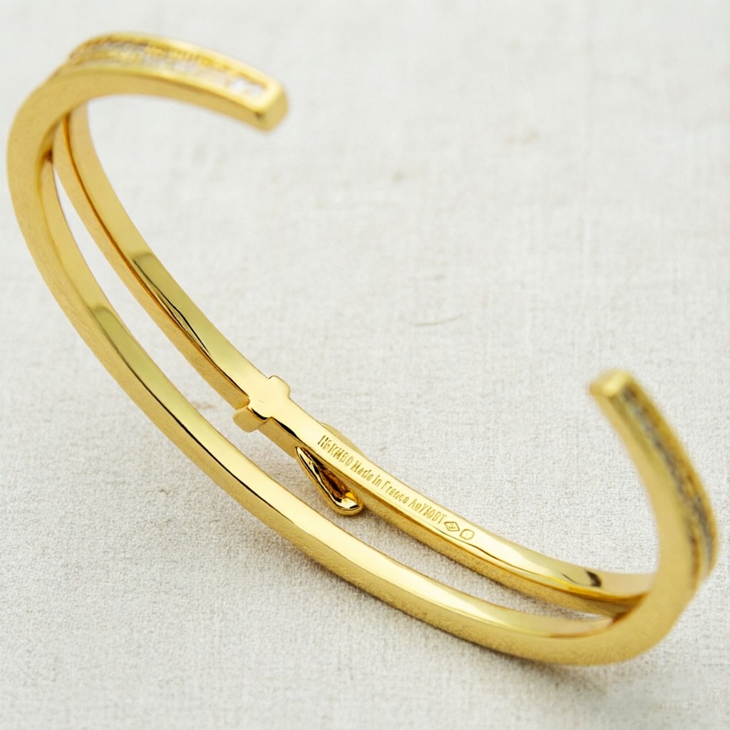 Hermès 爱马仕 双层H满钻皮带扣手镯 亚金材质镀金，精工镶嵌高碳钻上身真的赞爆