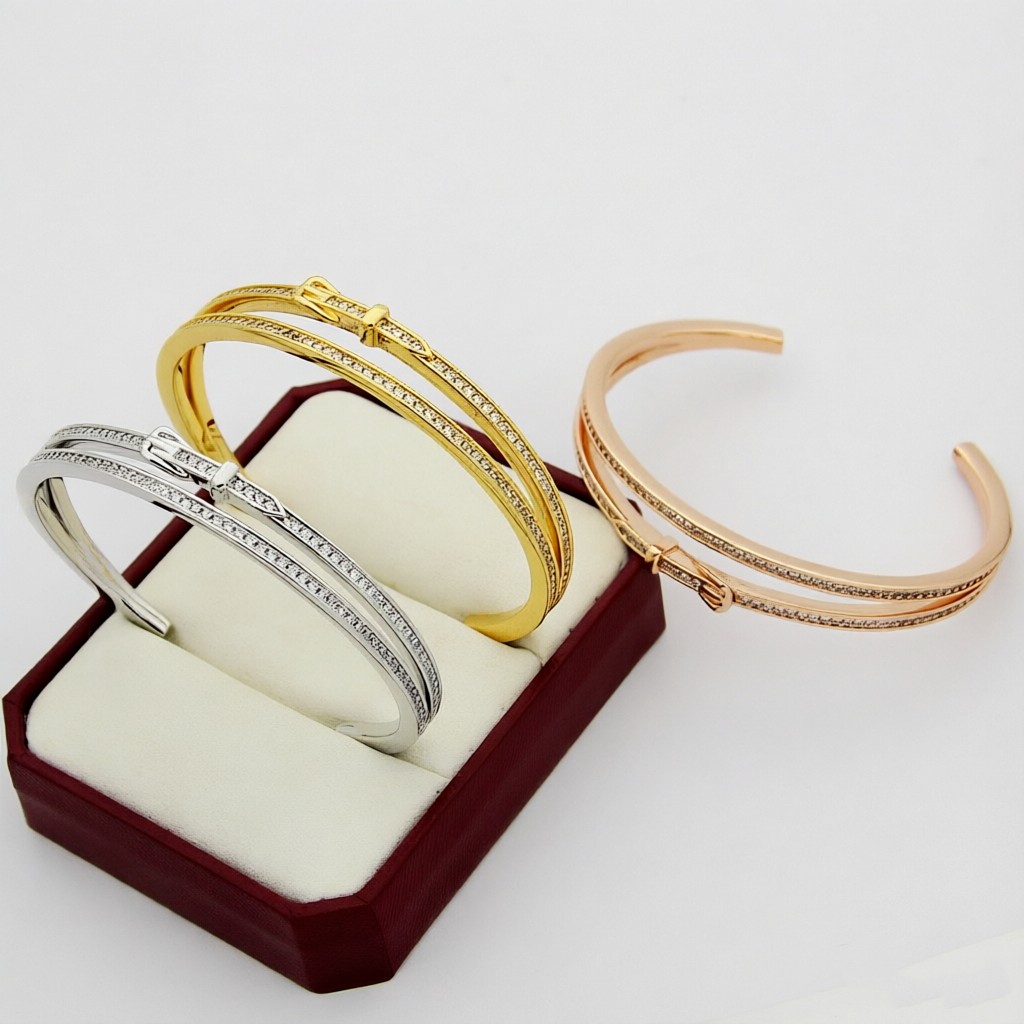 Hermès 爱马仕 双层H满钻皮带扣手镯 亚金材质镀金，精工镶嵌高碳钻上身真的赞爆