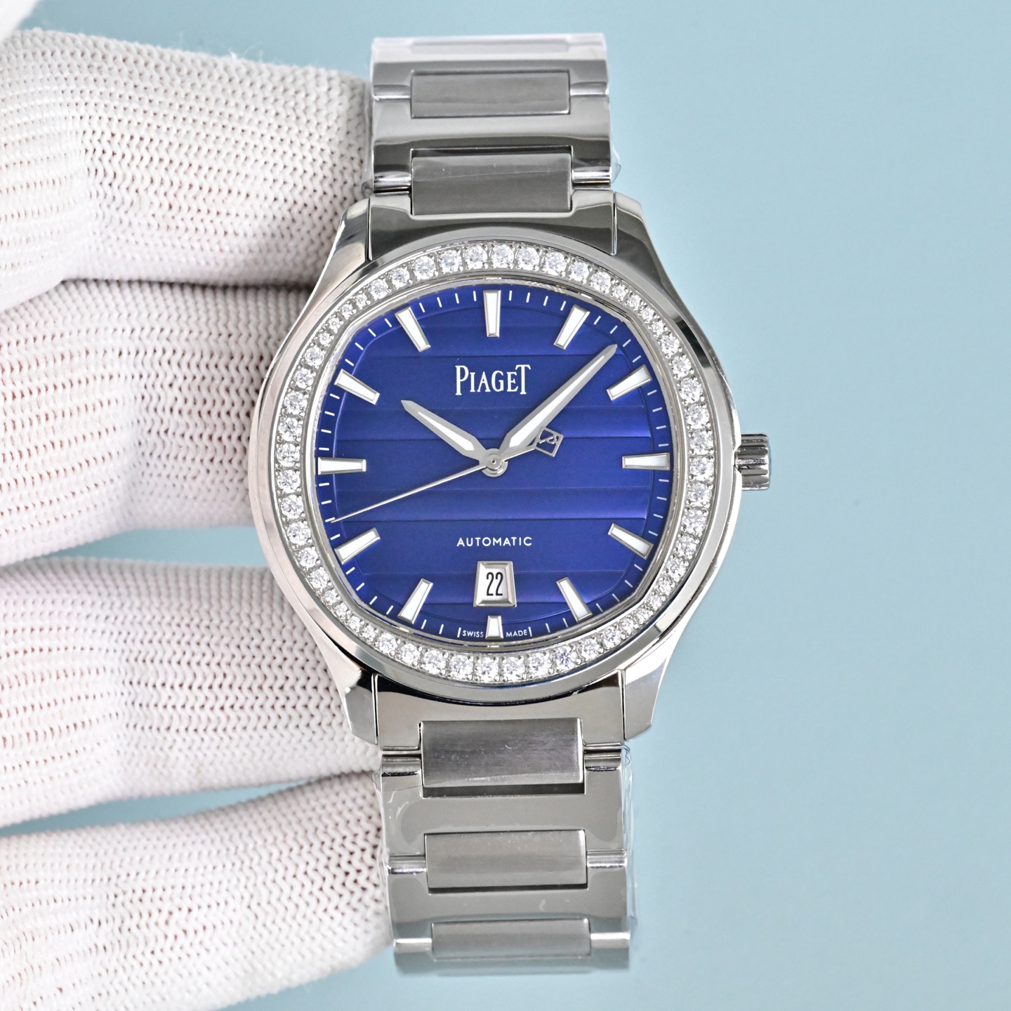 NO:944495,Produced by TW, no deck, white leather, gold shell leather, diamond 50, deck 50 TW Factory Piaget PoloS series BJ8 is now on the market. The new steel belt is polished with loose beads, integrating the art of life and time, showing the legendary color!  Brand Piaget series Piaget PoloS series style men's watch movement changed to 1110P automatic winding movement waterproof 50M size; 42mm × 9.3mm mirror material sapphire crystal glass strap material 316 steel using loose bead polishing process consistent with the original!  The original buckle is printed with the word Piaget, and the steel belt is printed with BBXG on both sides of the head. Pay attention to the details, Piaget Polo series, and the back cover number 9, 1168614. Welcome to reprint the luxury and exquisite recommendation of men's mechanical watches. For the best luxury recommendation as a gift, please pay attention to the exclusive quality of TW factory,,piaget19860909TW 出品 无甲板 白皮 金壳皮 钻50 甲板50 TW Factory 伯爵 Piaget PoloS系列 BJ8 火爆上市,全新钢带散珠打磨,将生活的艺术与时间融合一起,彰显传奇色彩！ 品牌伯爵 系列Piaget PoloS系列 款式男士腕表 机芯改1110P自动上链机芯 防水50M 尺寸；42mm ×9.3mm 表镜材质蓝宝石水晶玻璃 表带材质316钢采用散珠打磨工艺与正品一致！原装扣印有伯爵字样,钢带头粒两侧印有BBXG.认准细节,伯爵Polo系列,认准后盖编号9、1168614.欢迎转载奢华精致推荐男士机械腕表 送礼最佳奢华推荐请认准TW厂独家品质,,piaget,Watch