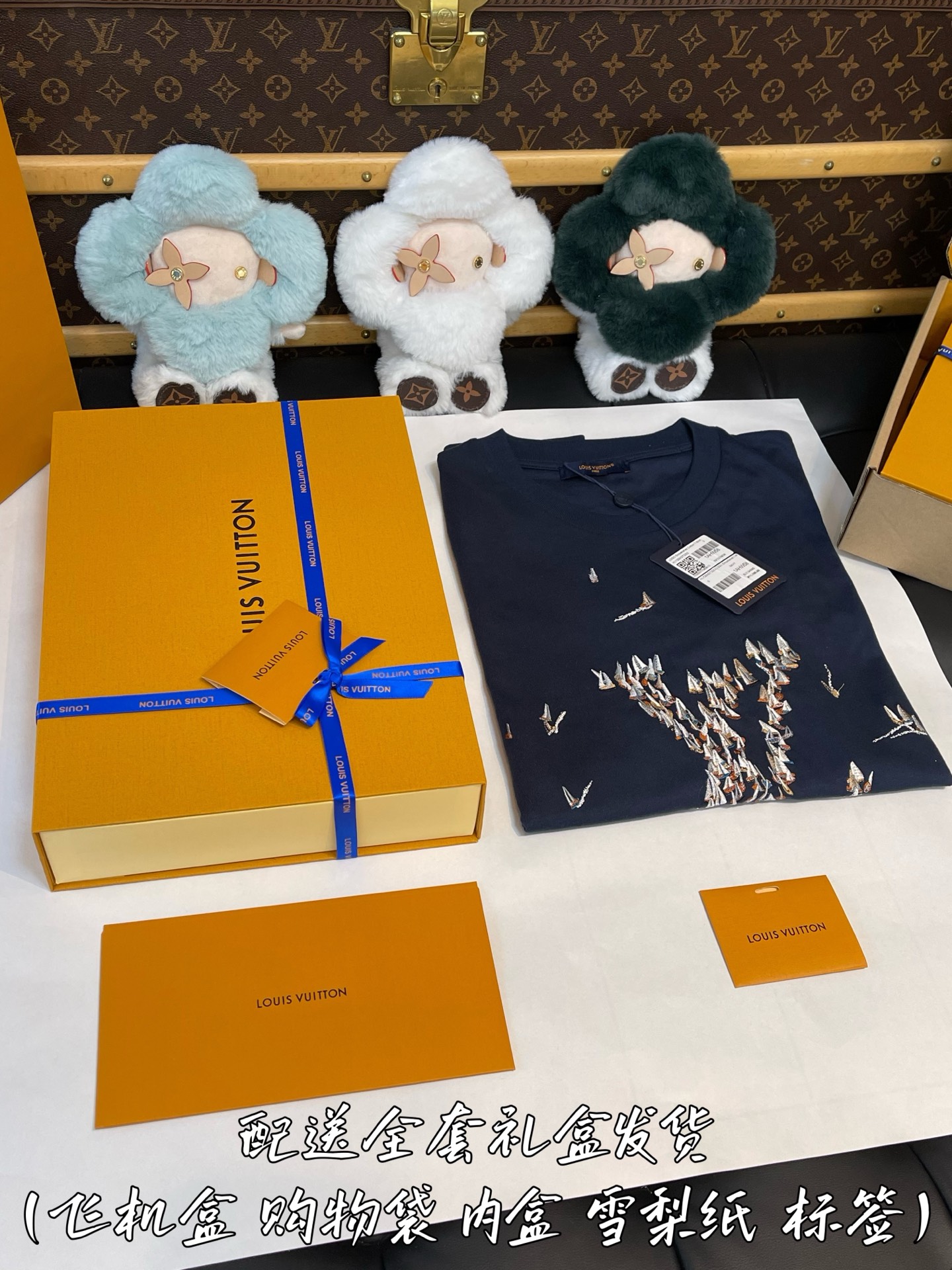 加💰升级全套礼盒发货
细节图请品鉴 无滤镜实拍
好的东西 不需要花里胡哨吹嘘飞机盒 购物袋 礼盒 丝带 卡片 雪梨纸
官网配件 给你官网购物的体验感