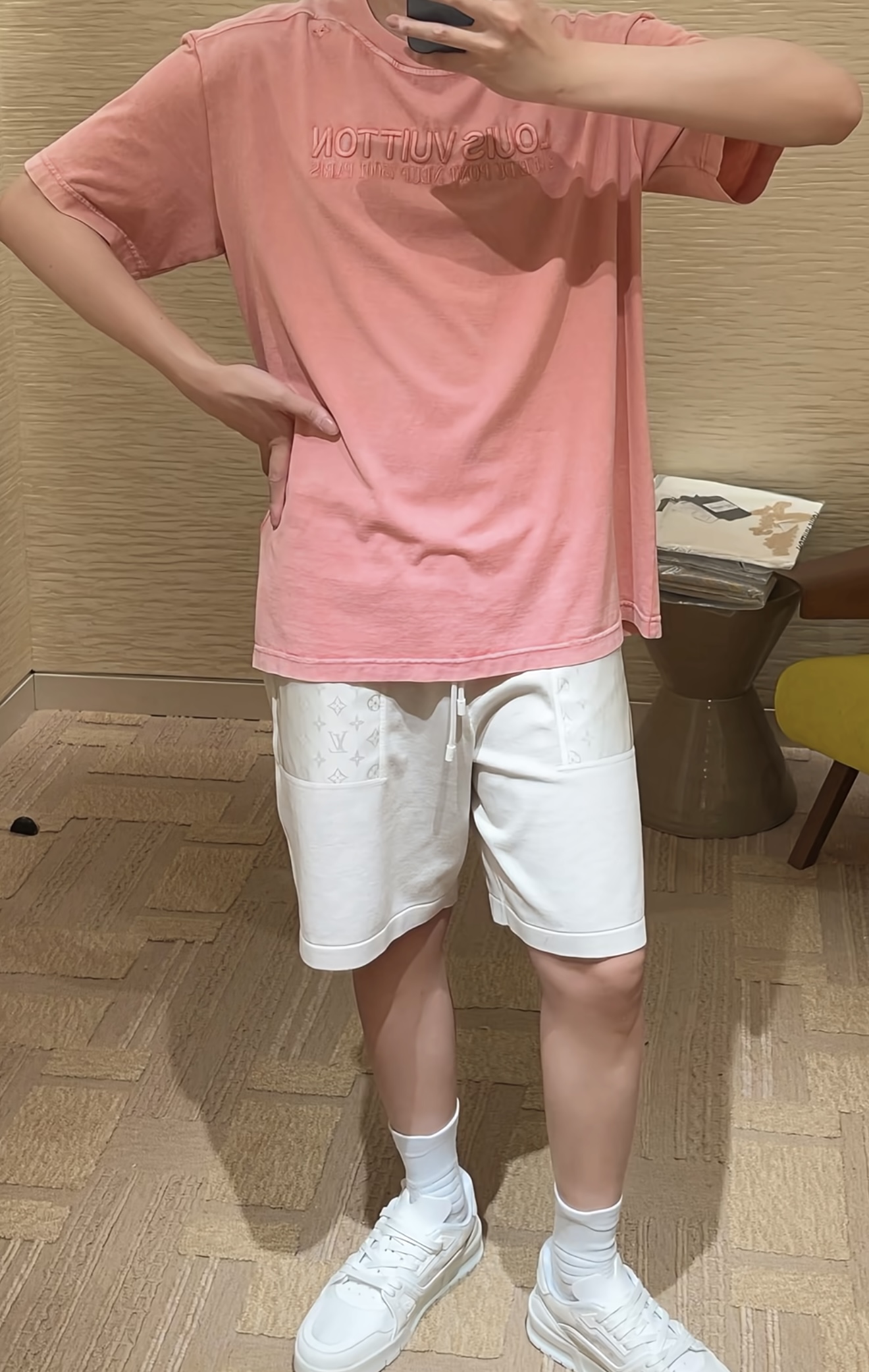 模特上身效果图。