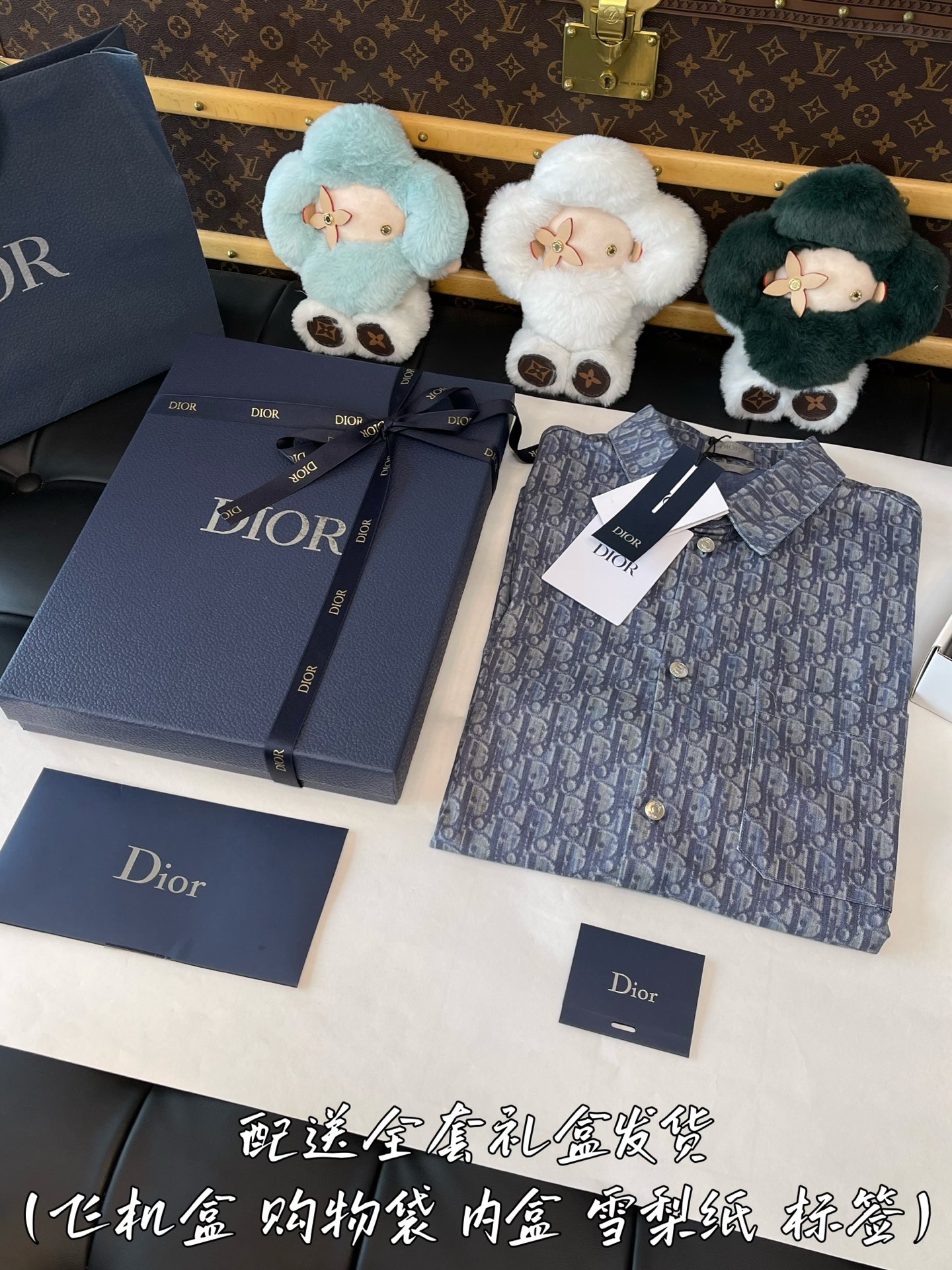 加💰升级全套礼盒发货
细节图请品鉴 无滤镜实拍
好的东西 不需要花里胡哨吹嘘飞机盒 购物袋 礼盒 丝带 卡片 雪梨纸
官网配件 给你官网购物的体验感