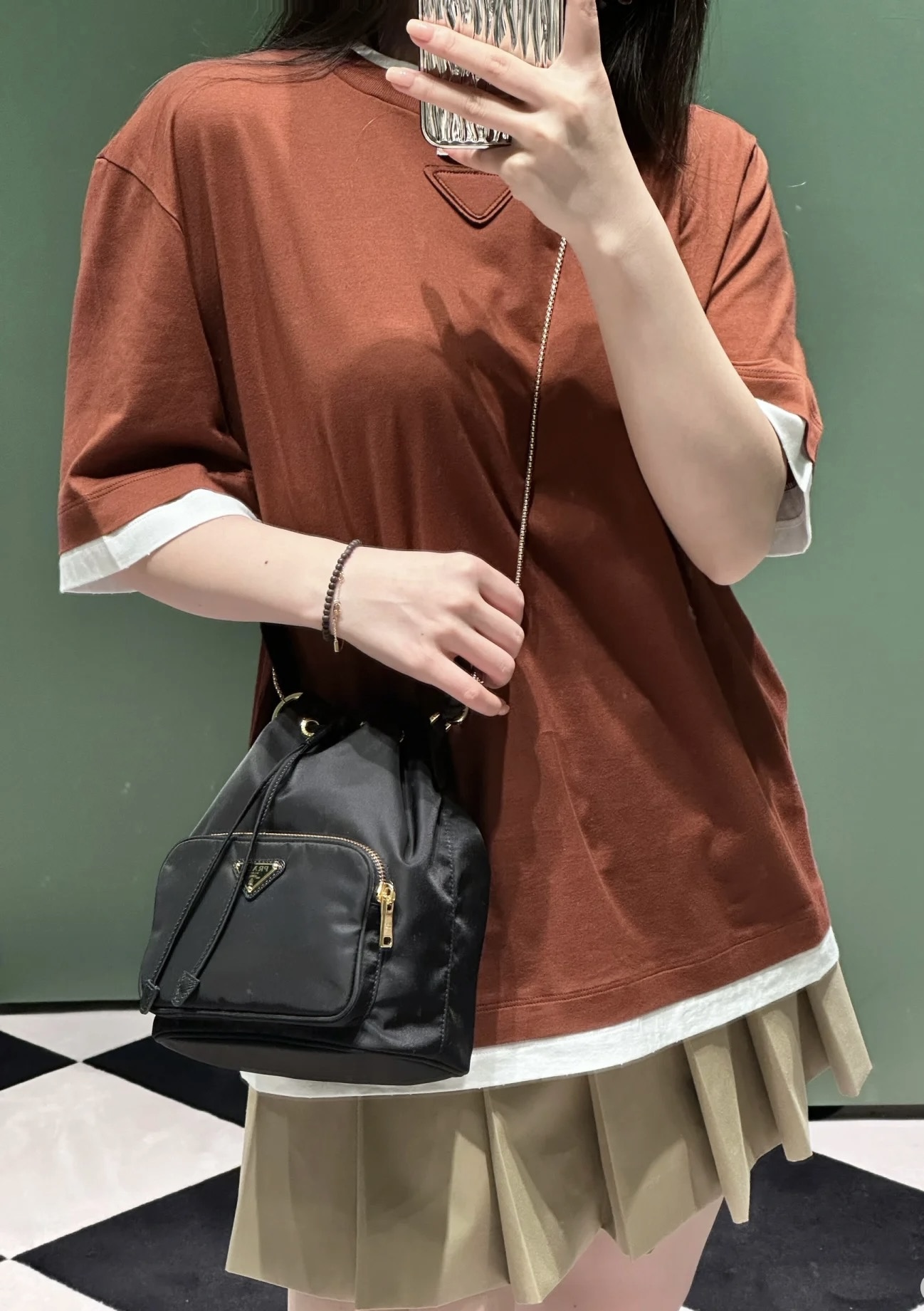 模特上身效果图。