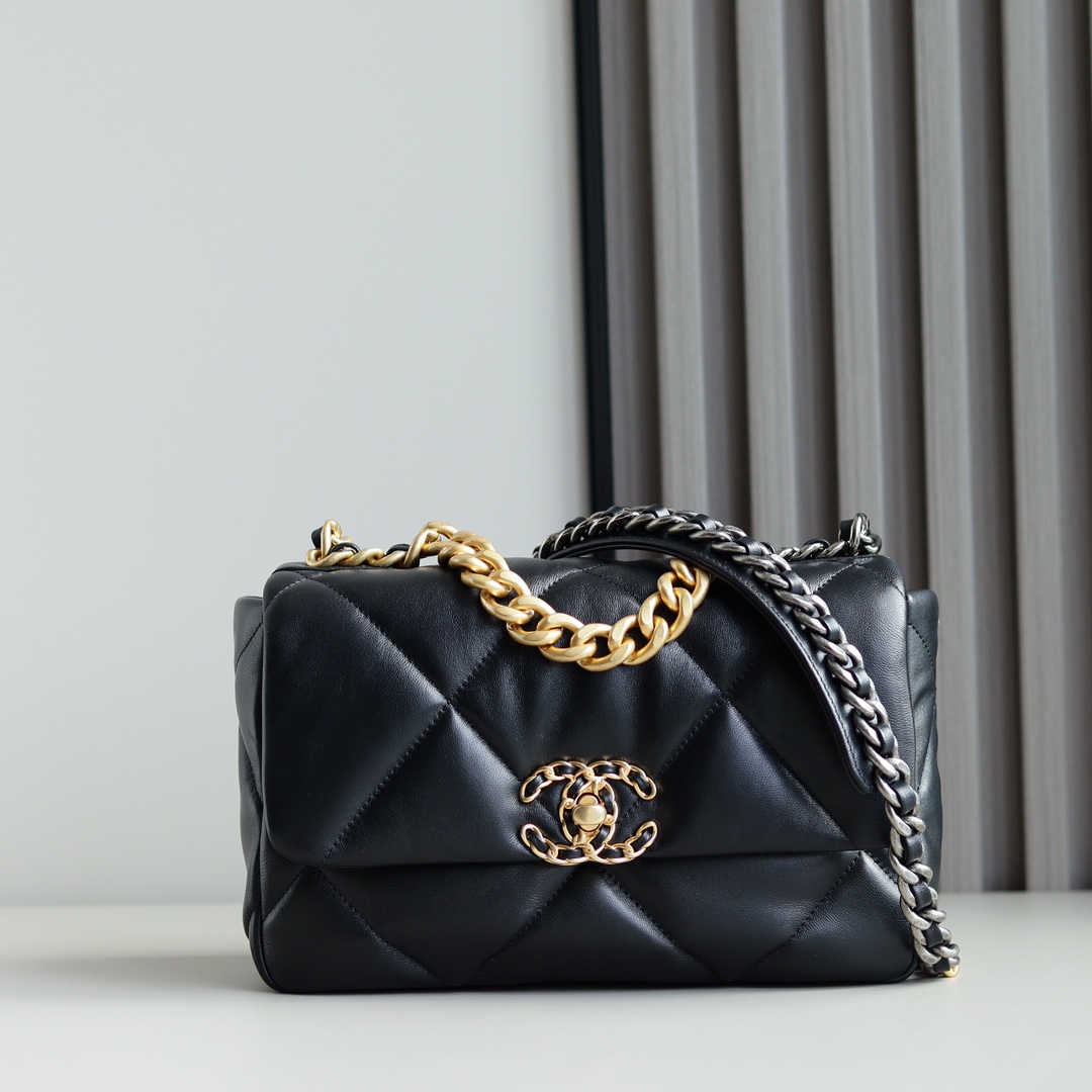 Modelo clásico puro original de 19 bolsos. Cuero: piel de cabra auténtica con marco cuadrado europeo. Herrajes: Herraje…