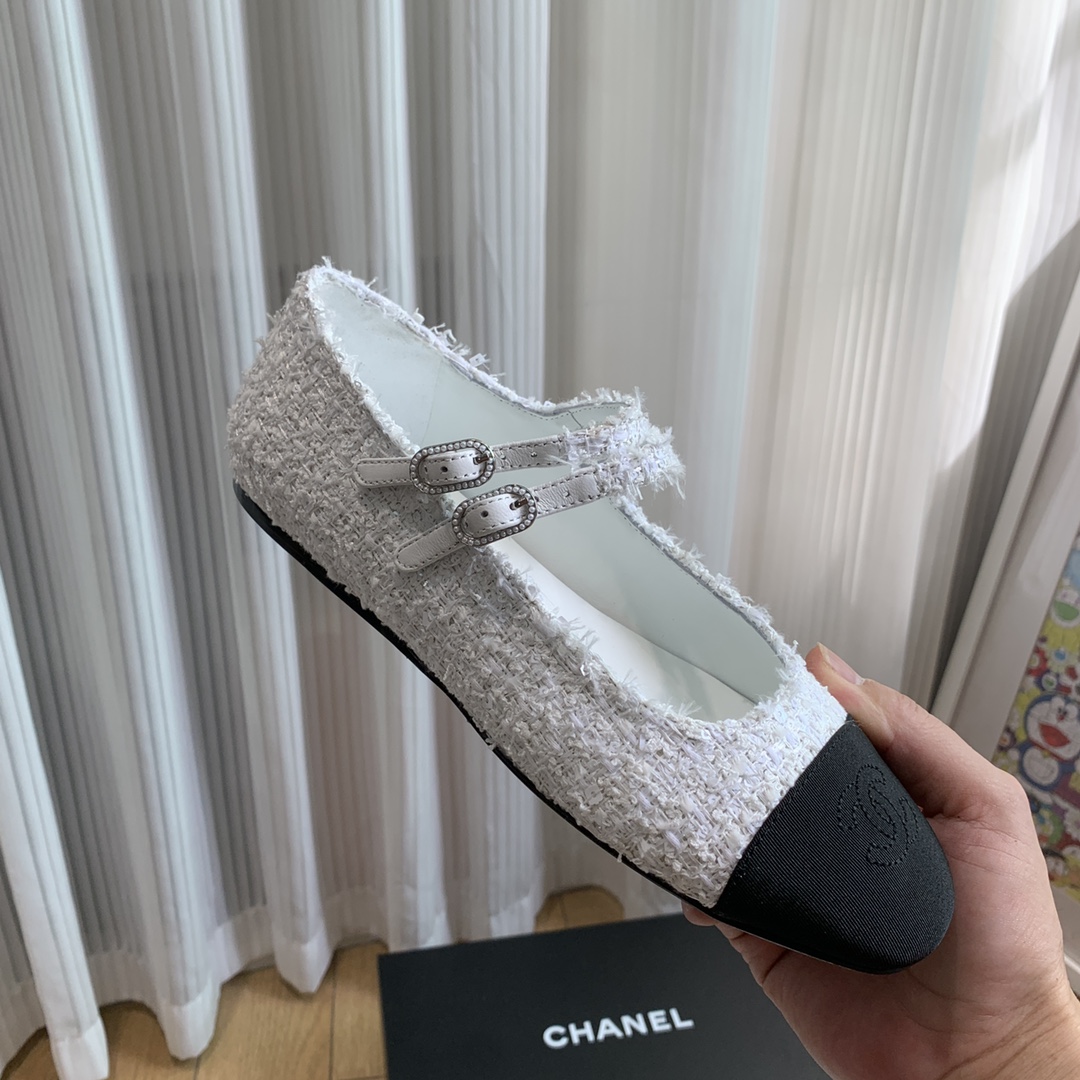 NO:392036,Xiao Xiangqiu's double-wearing Mary Jane single-shoes ballet shoes, so cute that the rich family feels like a daughter, retro and sweet, age-reducing!  Mary Jane’s unique noble texture can fully practice the various combinations of beauty!  Original sheepskin upper, inner lining, Italian genuine leather sole, size 35-39 (40 41 custom made without return), single shoes, mary jane, sheepskin19860909小香秋款双带玛丽珍单鞋芭蕾舞鞋 可爱到爆炸富家千金即视感 复古甜美减龄拿捏了！玛丽珍独有的高贵质感 可尽情实践关于美的各种搭配！ 鞋面原版羊皮 内里羊皮内里 鞋底意大利真皮鞋底 码数35-39（40 41定制不退换）,单鞋,mary jane,sheepskin,Women's Shoes