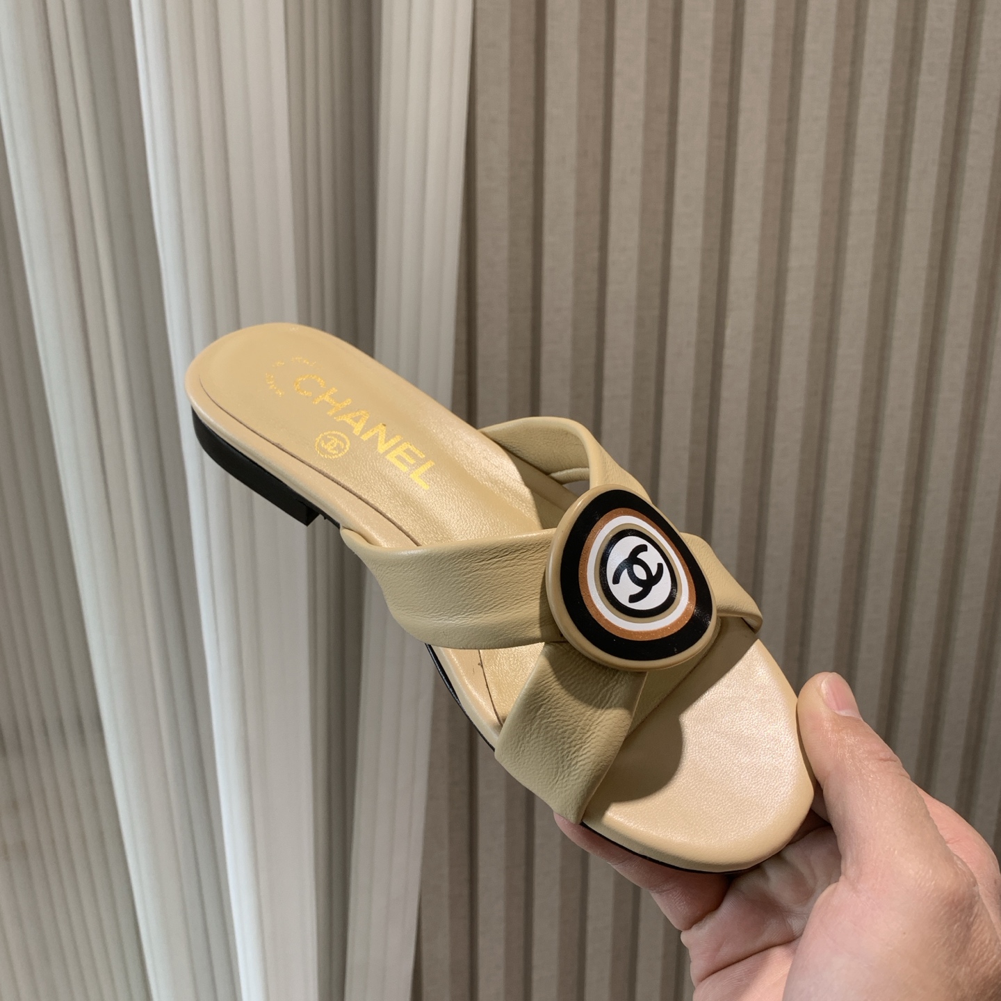 Chanel Women's Leather Sandals with CC Logo - Beige Luxury Summer Slides 2 i1742292426054 696 0 0