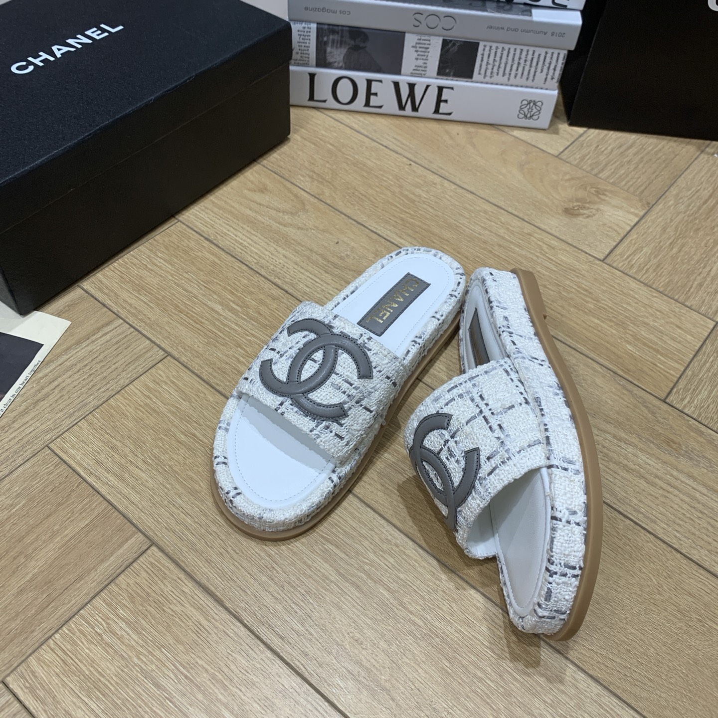 Chanel Women's Tweed Espadrille CC Logo Platform Slide Sandals 6 i1742647730140 1816 0 4