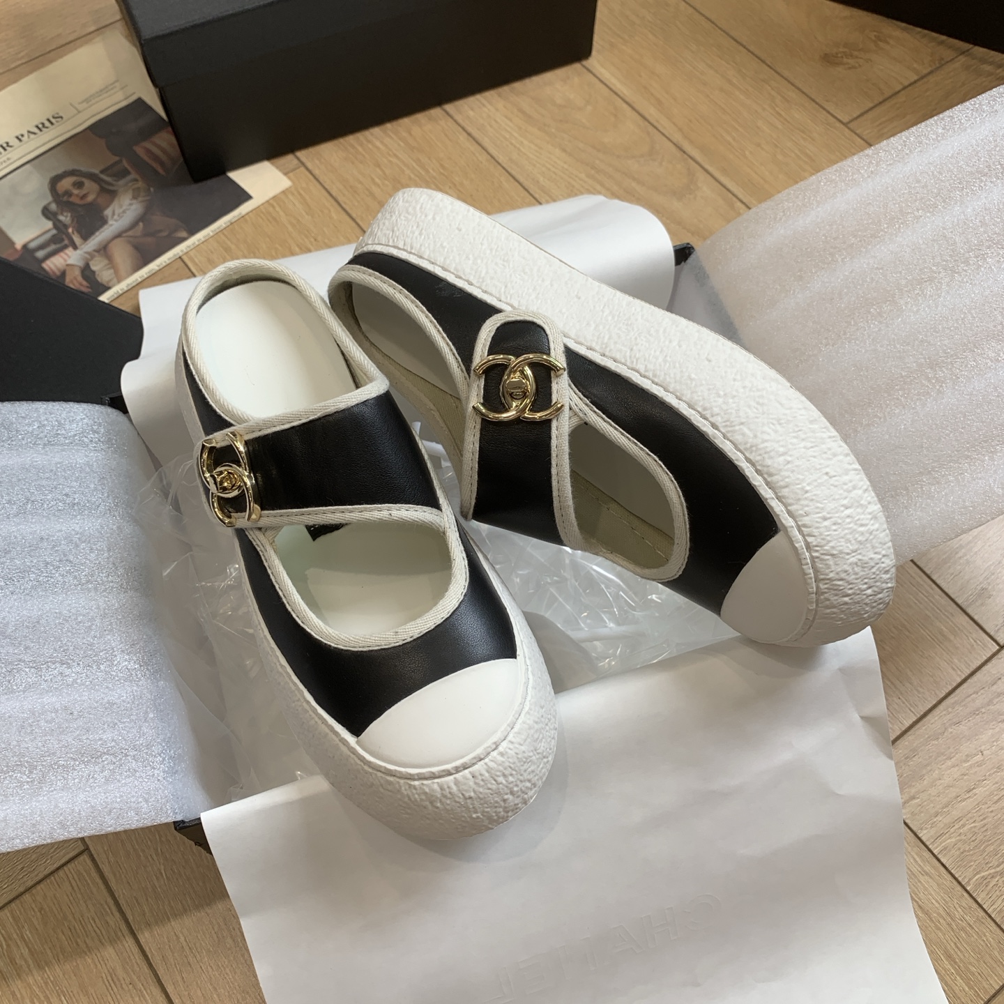 Chanel 24P Ballerina Flats with Chain Detail - Comfortable & Stylish 10 i1744922032899 9516 0 8