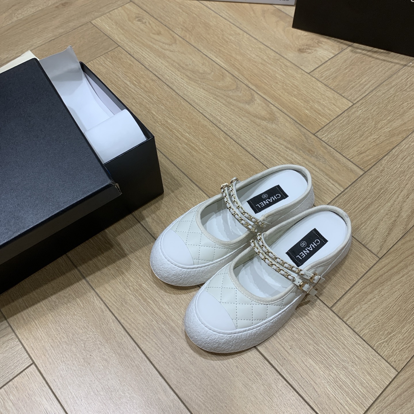 Chanel 24P White Lambskin Chain Embellished Mule Sneakers for Women 2 i1744922279569 1892 0 0