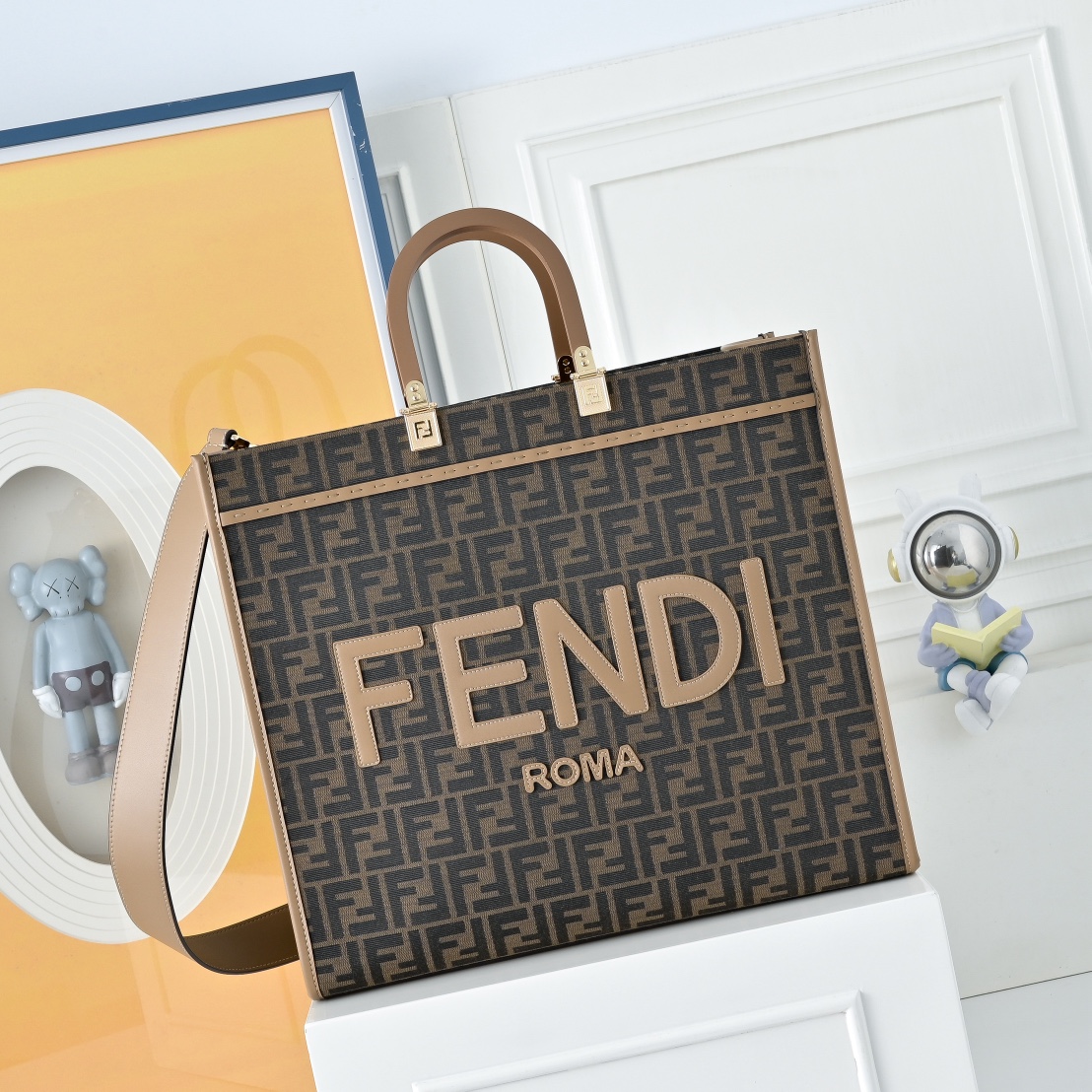 Tote FÉŃĎI grande "Bolso de mano soleado" con clásico estampado doble F, las asas dobles de color ámbar son el mayor fo…