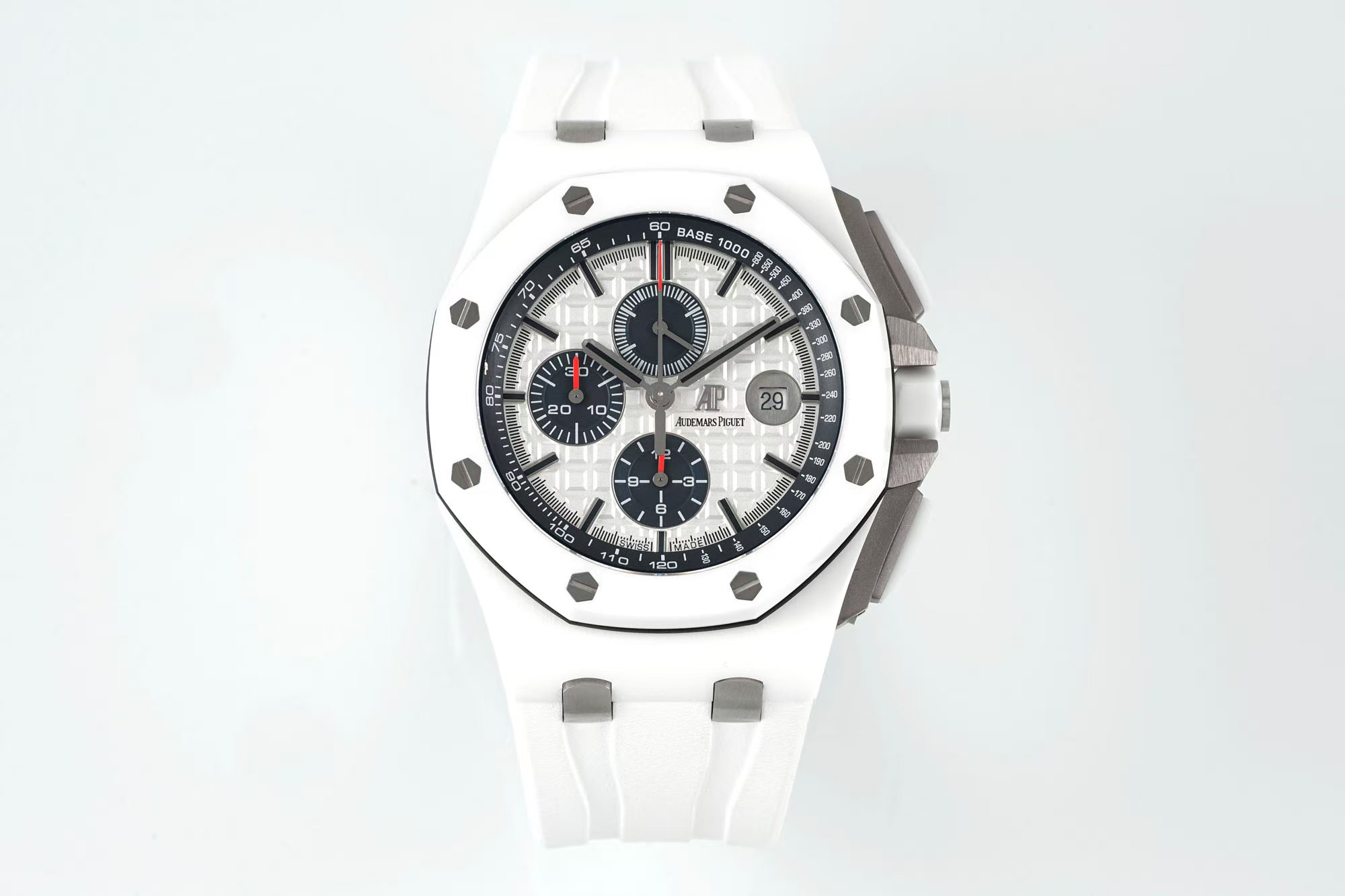 NO:586155,AJ Super Ceramic Product - Royal Oak Offshore 26400 series watch, forged from a new ceramic material, light in texture, wear-resistant, non-allergic, and never fades. The entire watch is CNC-level polished  The diamond-shaped case does not cut your hands at all, and the bezel is naturally brushed. Each hexagonal screw is on the same plane as the watch frame. The TE expansion effect of the calendar dial is the same as the original version. The hand-filled super luminous light is infinitely close to the original version in both color and brightness. The ergonomic slightly movable strap head is more comfortable to wear. It is equipped with a new customized version of Cal. 3126 movement, which perfectly reproduces all timing functions, and the rubies on the splint are more authentic.  The stability is stronger. The weight and texture of the entire watch are full of sincerity, and it must be a high-quality product produced by AJ.factory!  ,19860909AJ超级陶瓷甄品——皇家橡树离岸型26400系列腕表,采用全新的陶瓷材质锻造,质地轻 抗耐磨 不过敏 永不褪色.整表CNC级打磨 菱形表壳丝毫不割手,圈口拉丝呈自然一气呵成,每颗六角螺丝与表框皆处在同一平面,日历盘的TE扩大效果与原版无异,纯手工填充的超强夜光不管颜色亦亮度均无限接近原版,符合人体工程学的微微可活动表带头粒佩戴更加舒适,搭载全新的定制版Cal.3126机芯 完美复刻了所有计时功能,夹板的红宝石更真 稳定性更强.整表分量与质感皆诚意满满,AJ.factory出品 必属精品！,,Watch