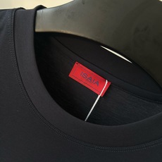 。 ISAIA意大利顶级奢饰品男装品牌 红珊瑚标识+顶级手工+现代色彩,是追求意式松弛优雅的顶奢之选。专 。 ISAIA意大利顶级奢饰品男装品牌 红珊瑚标识+顶级手工+现代色彩,是追求意式松弛优雅的顶奢之选。专