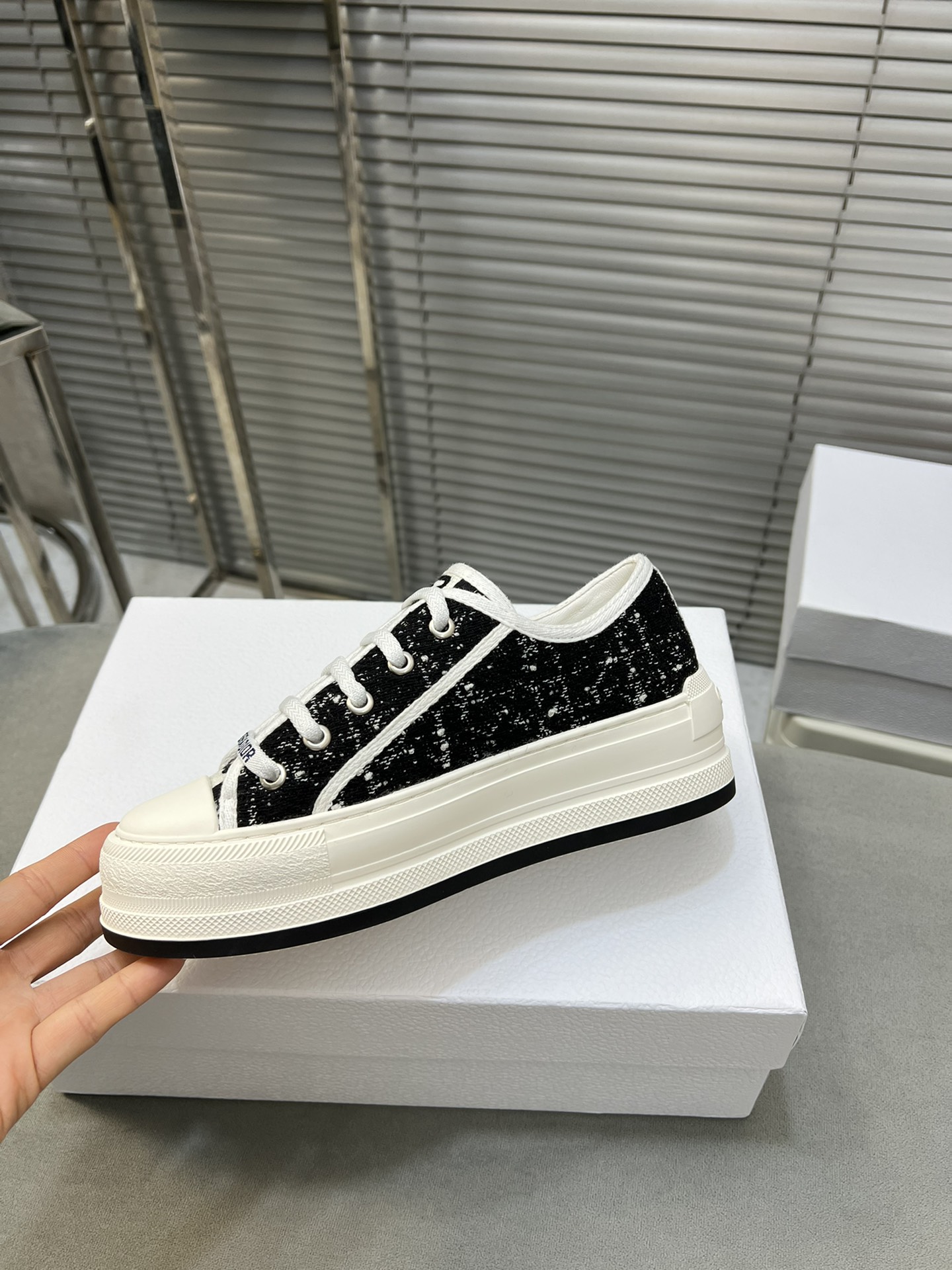 Dior Walk'n'Dior Embroidered Canvas Sneakers - Comfortable & Stylish 6 i1713338462 3045 7