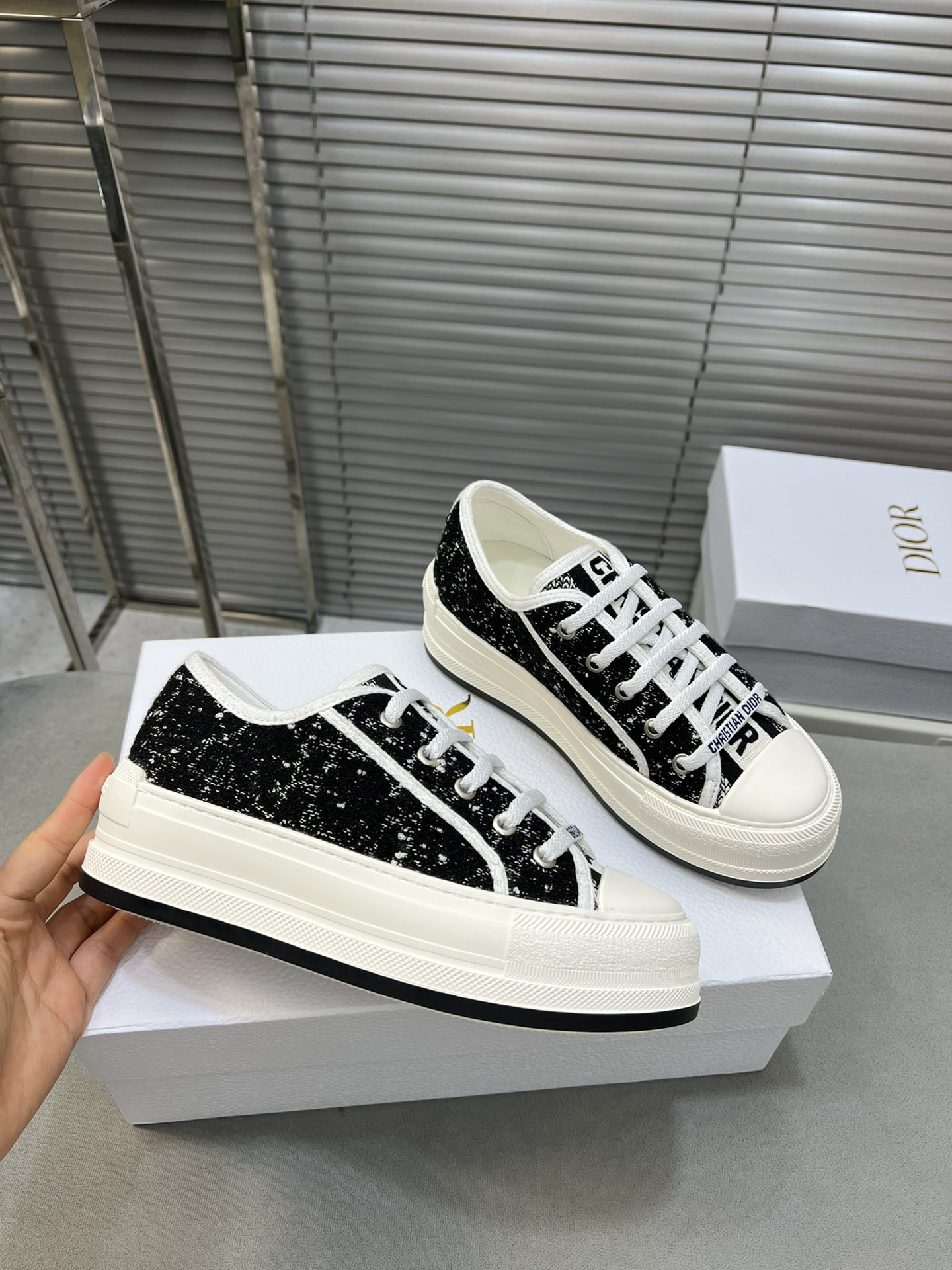 Dior Walk'n'Dior Embroidered Canvas Sneakers - Comfortable & Stylish 4 i1713338462 7417 6