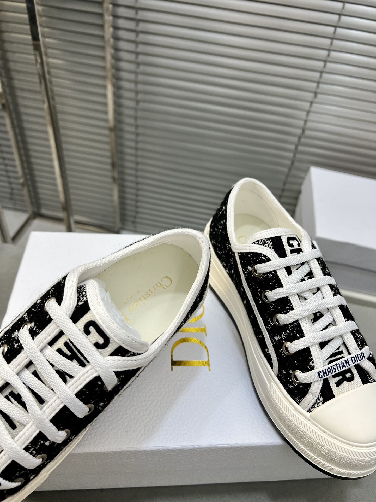 Dior Walk'n'Dior Embroidered Canvas Sneakers - Comfortable & Stylish 8 i1713338465 8862 0