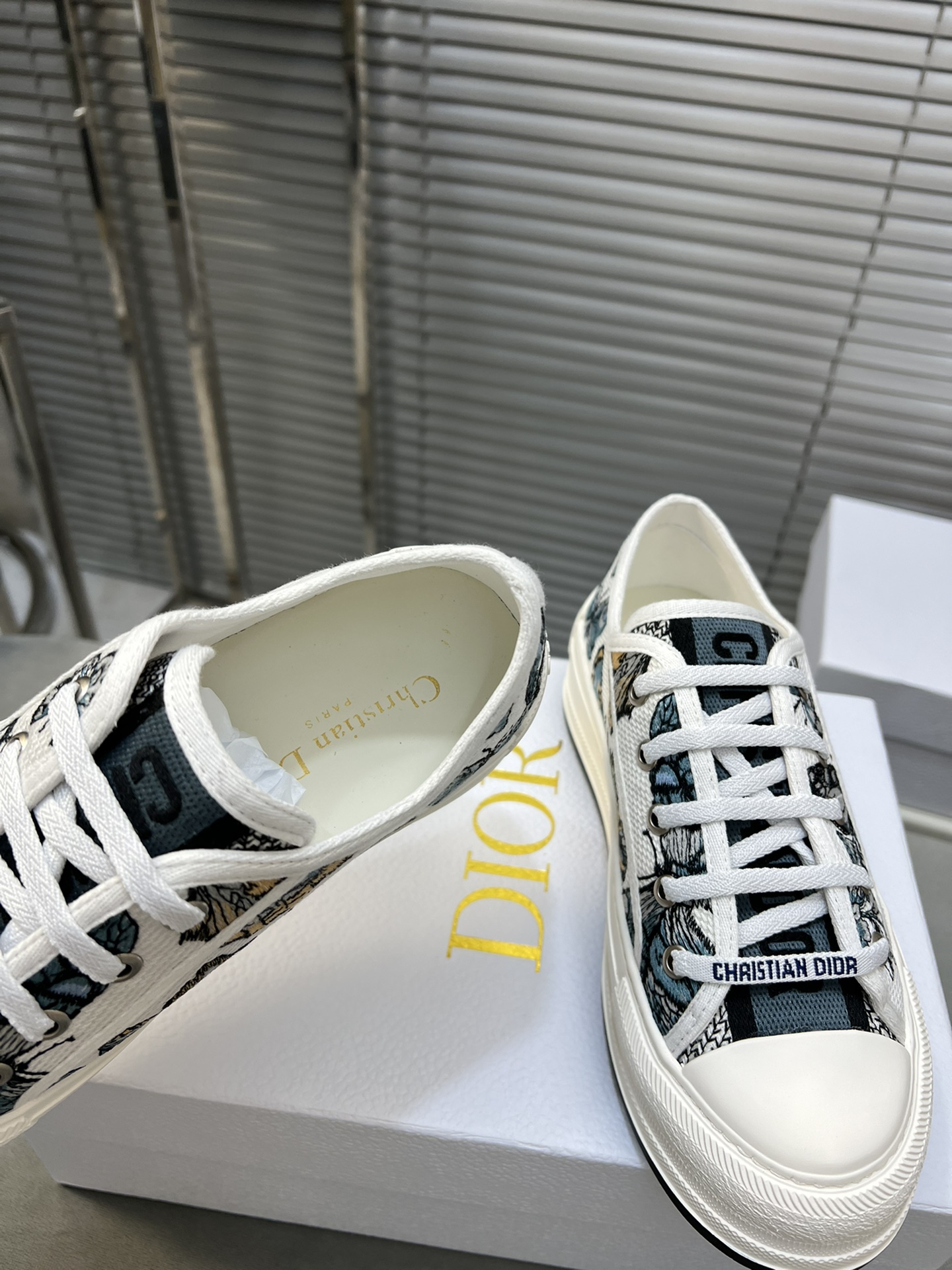 Dior Walk'n'Dior Butterfly Embroidered Thick Sole Canvas Sneakers 8 i1713339034 1560 0
