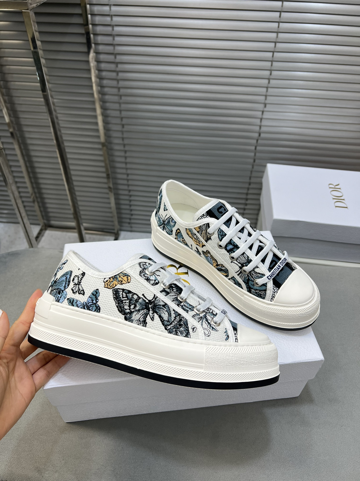 Dior Walk'n'Dior Butterfly Embroidered Thick Sole Canvas Sneakers 5 i1713339034 7543 0