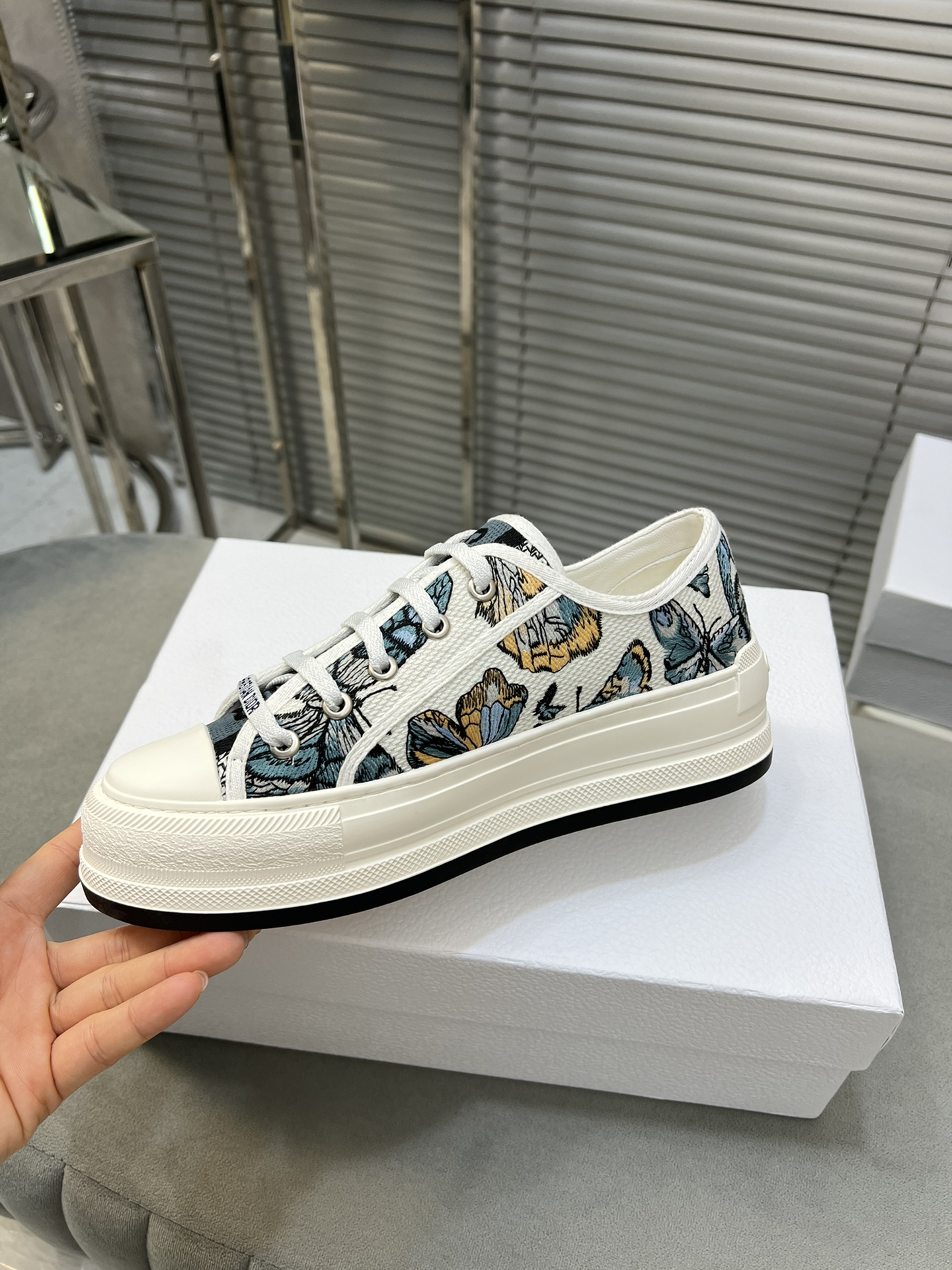 Dior Walk'n'Dior Butterfly Embroidered Thick Sole Canvas Sneakers 6 i1713339034 9974 0